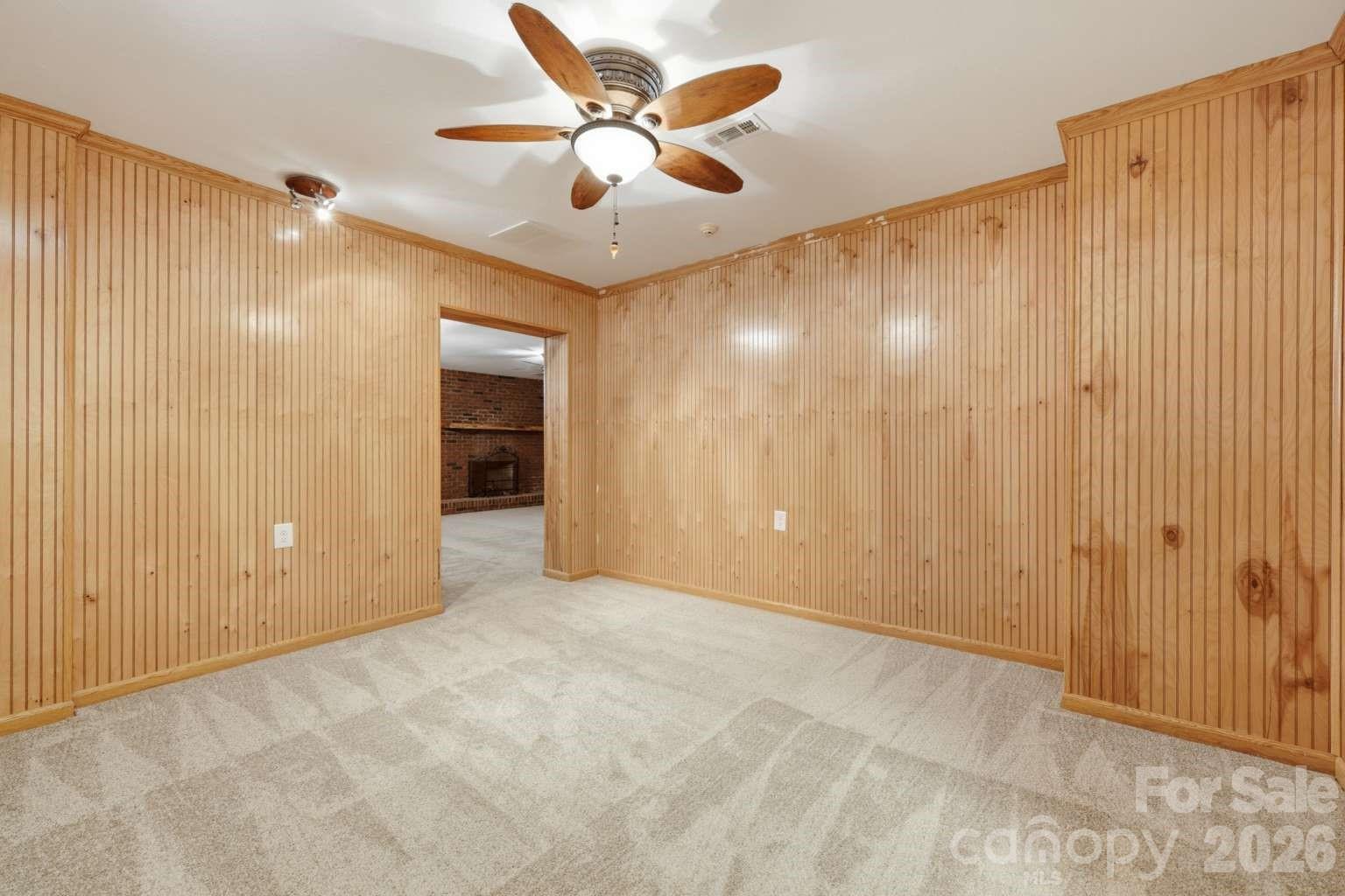 3811 Pinecrest Drive NE — Hickory