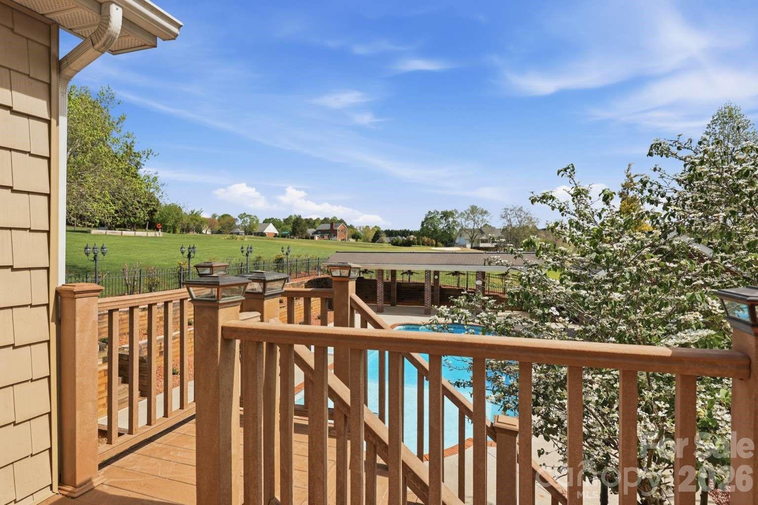 3811 Pinecrest Drive NE — Hickory