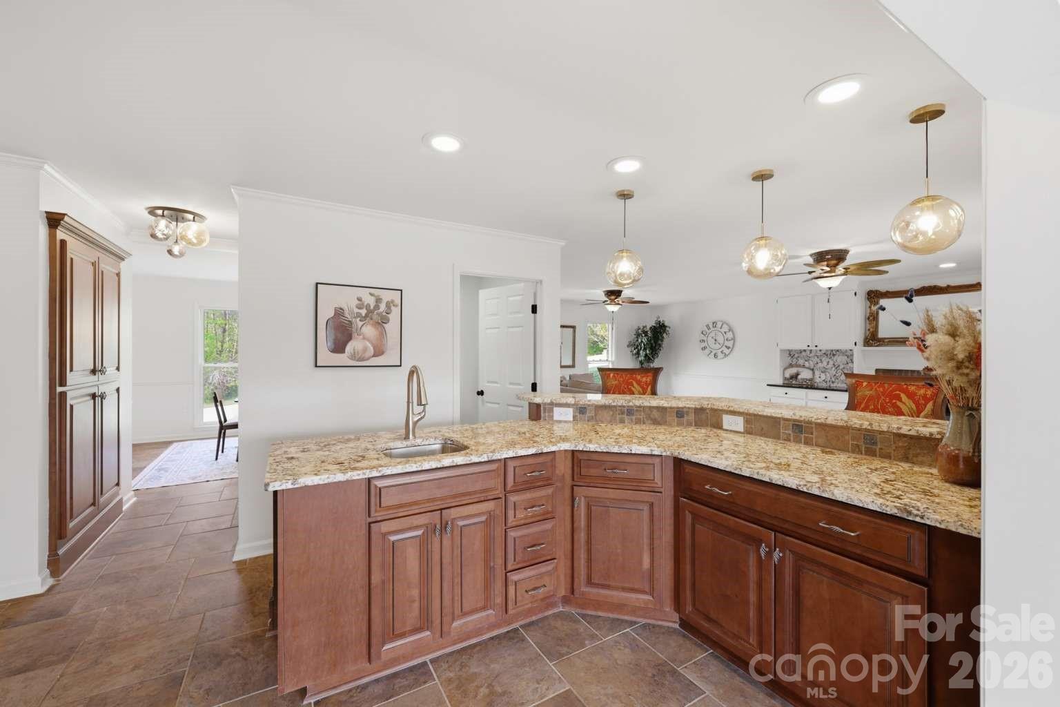 3811 Pinecrest Drive NE — Hickory