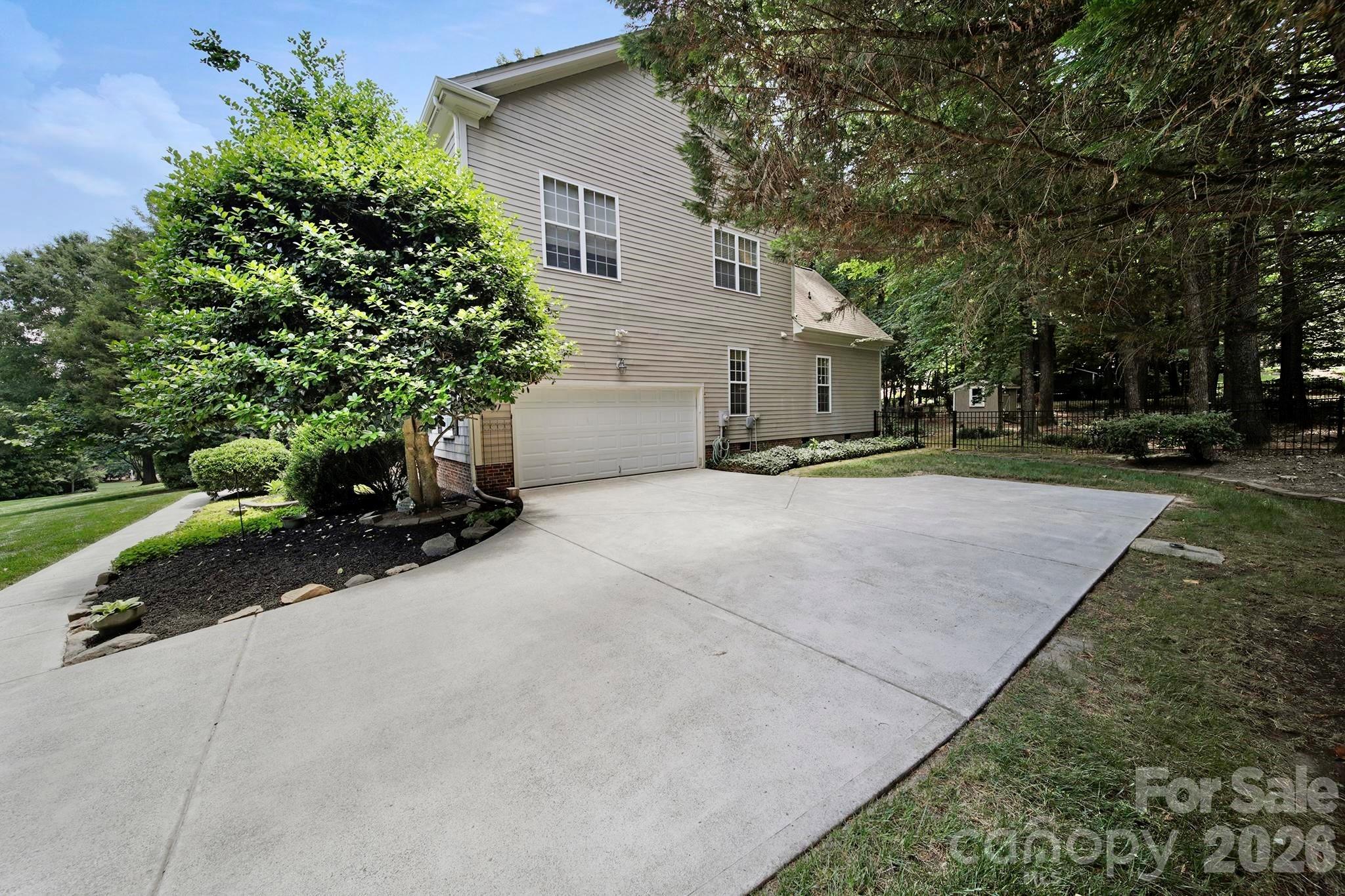1512 Calvin Hal Road — Lake Wylie