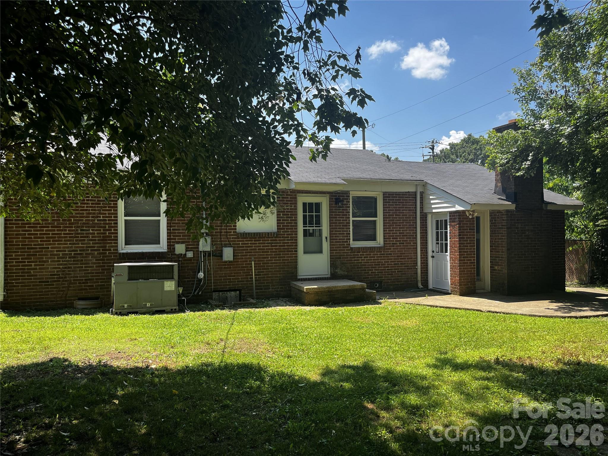 2213 Shamrock Drive — Charlotte