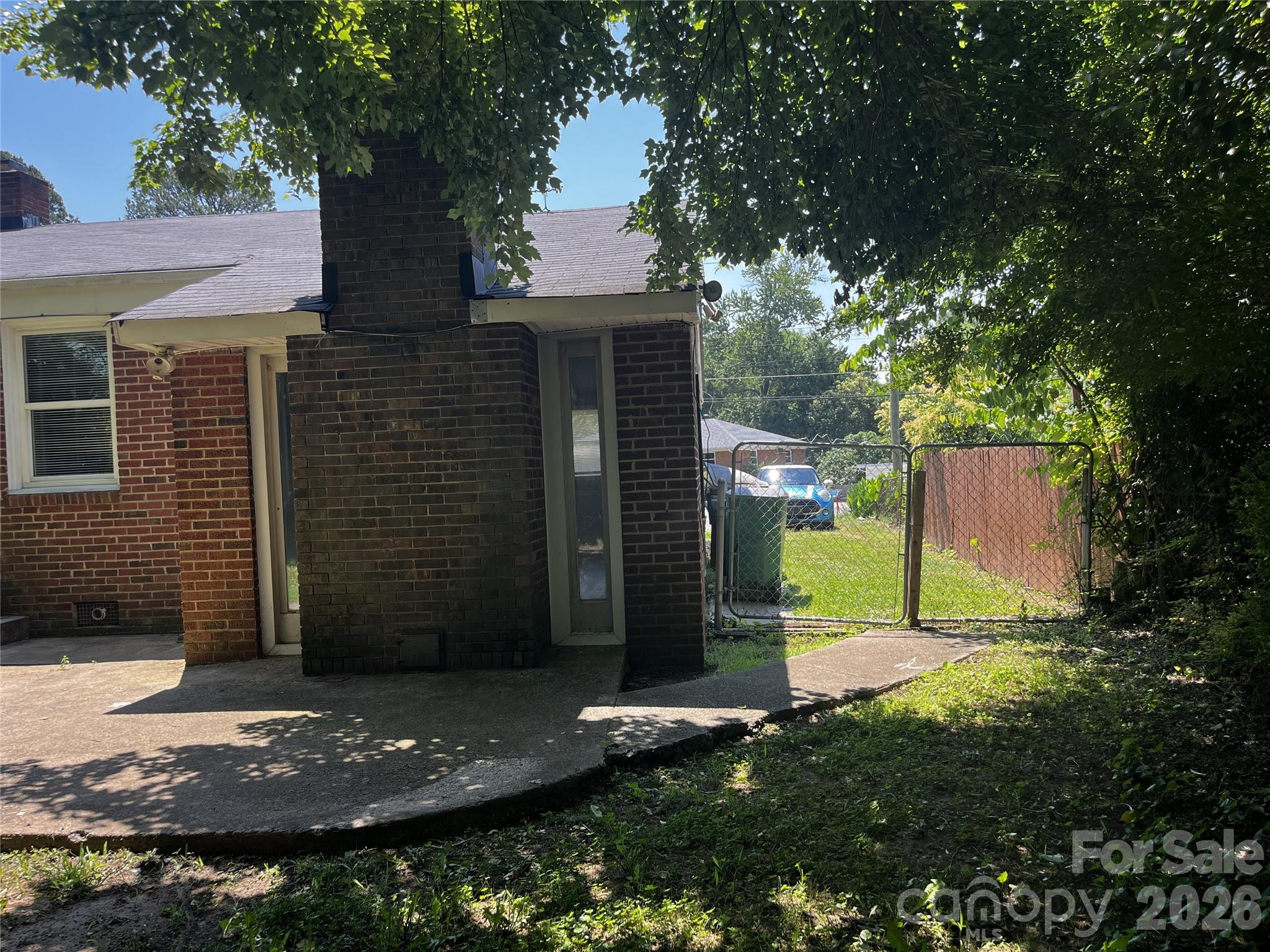 2213 Shamrock Drive — Charlotte