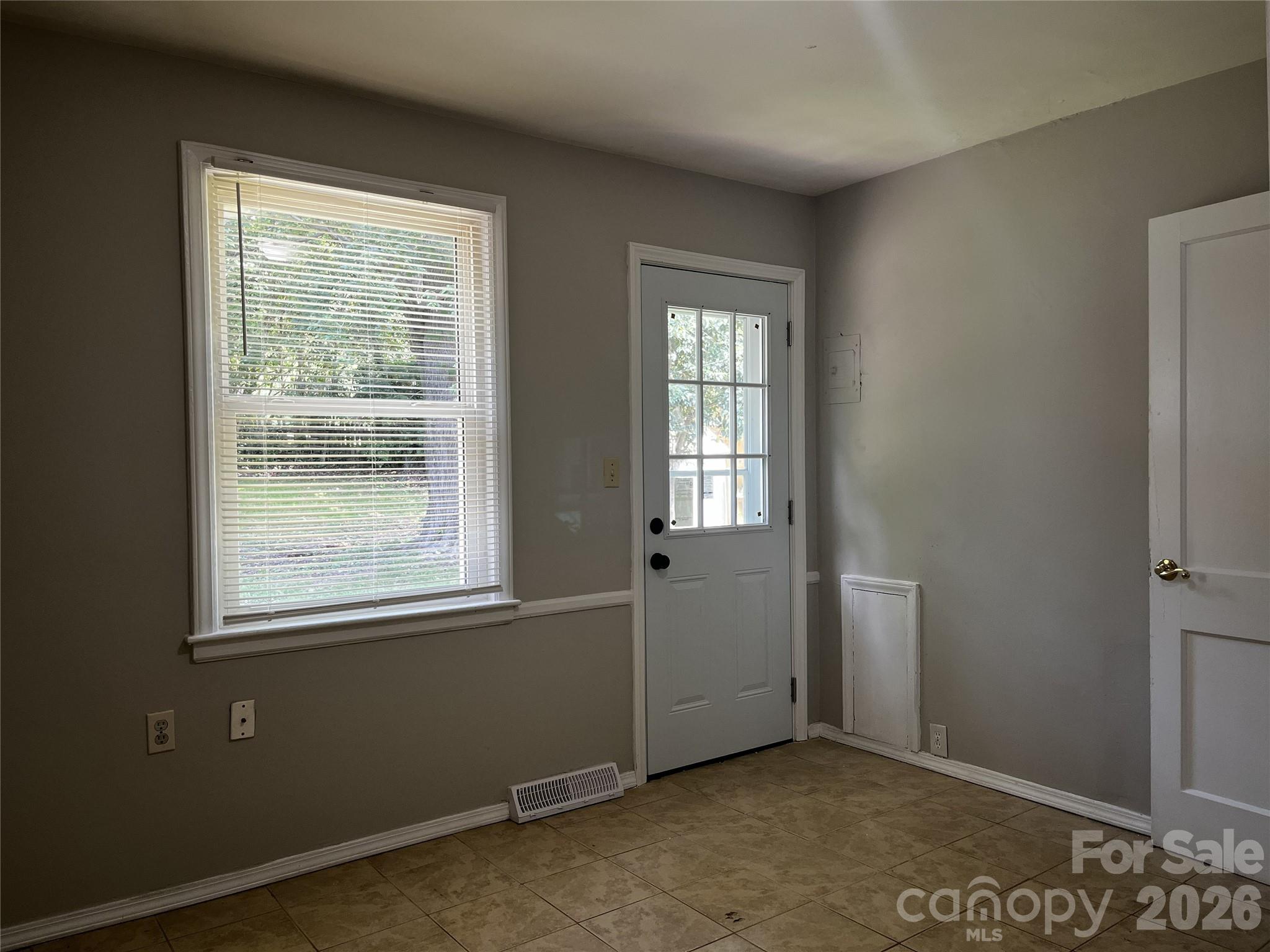 2213 Shamrock Drive — Charlotte