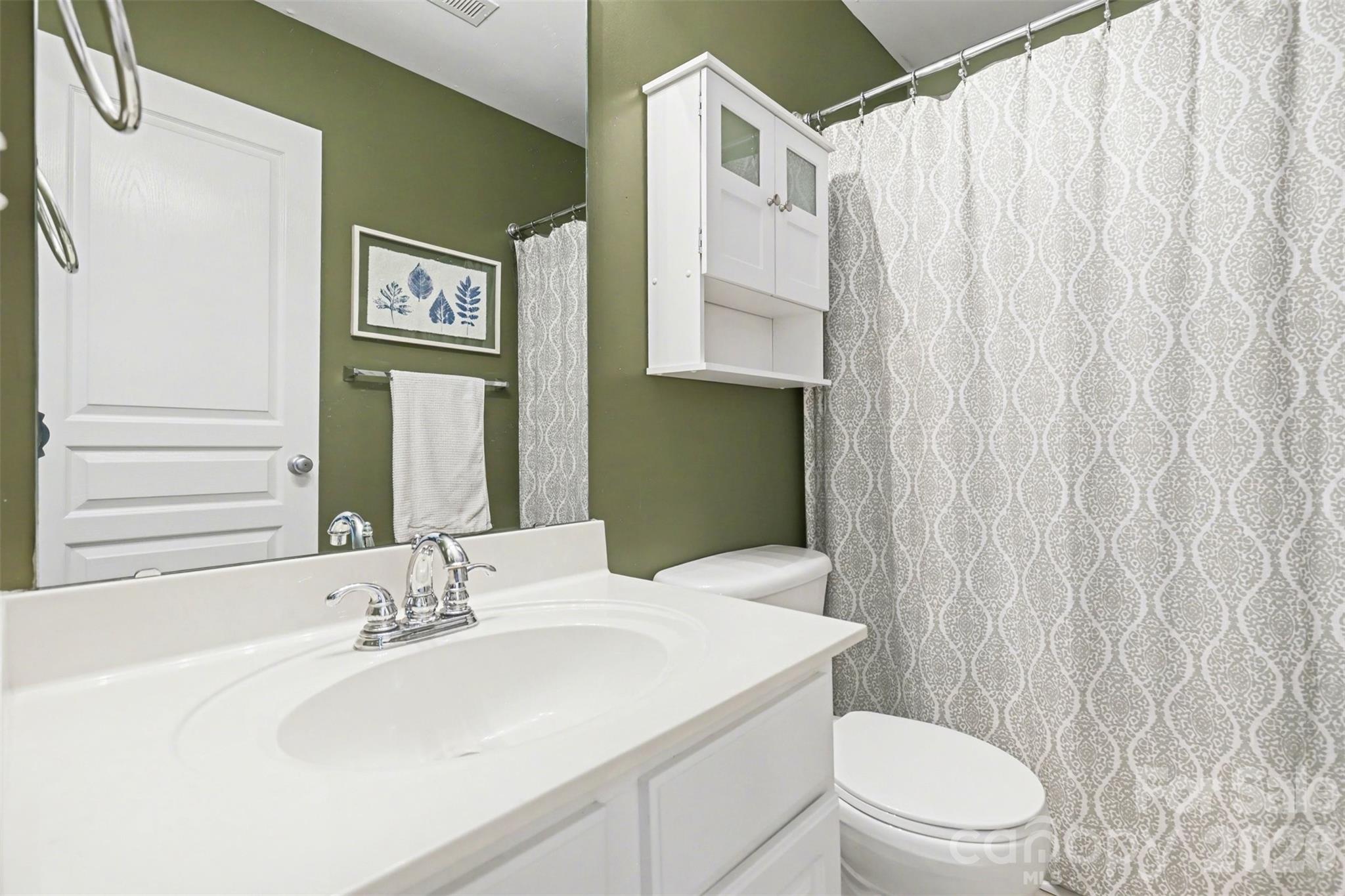 8418 Chaceview Court — Charlotte