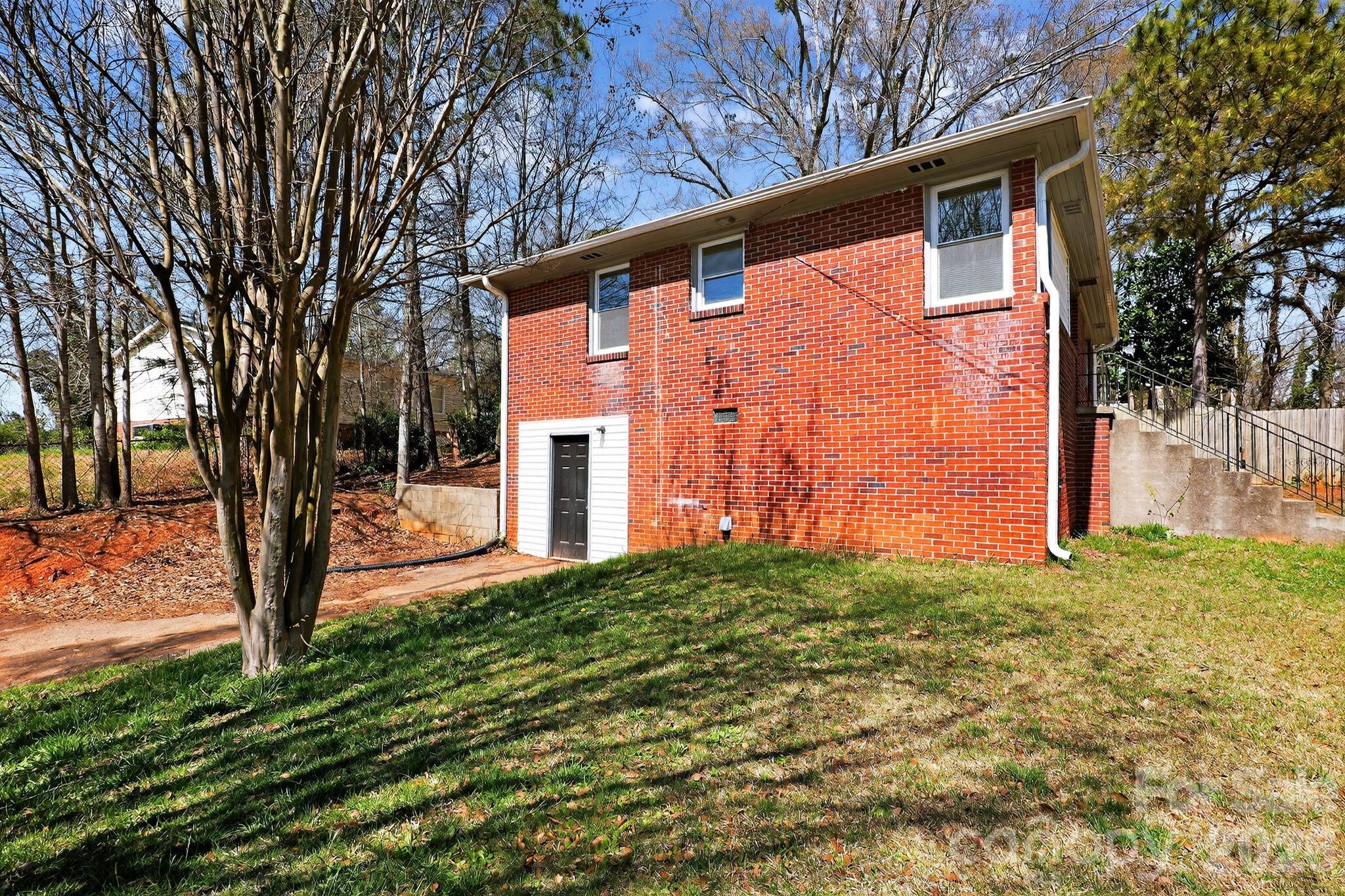 101 Coleman Court — Greenville
