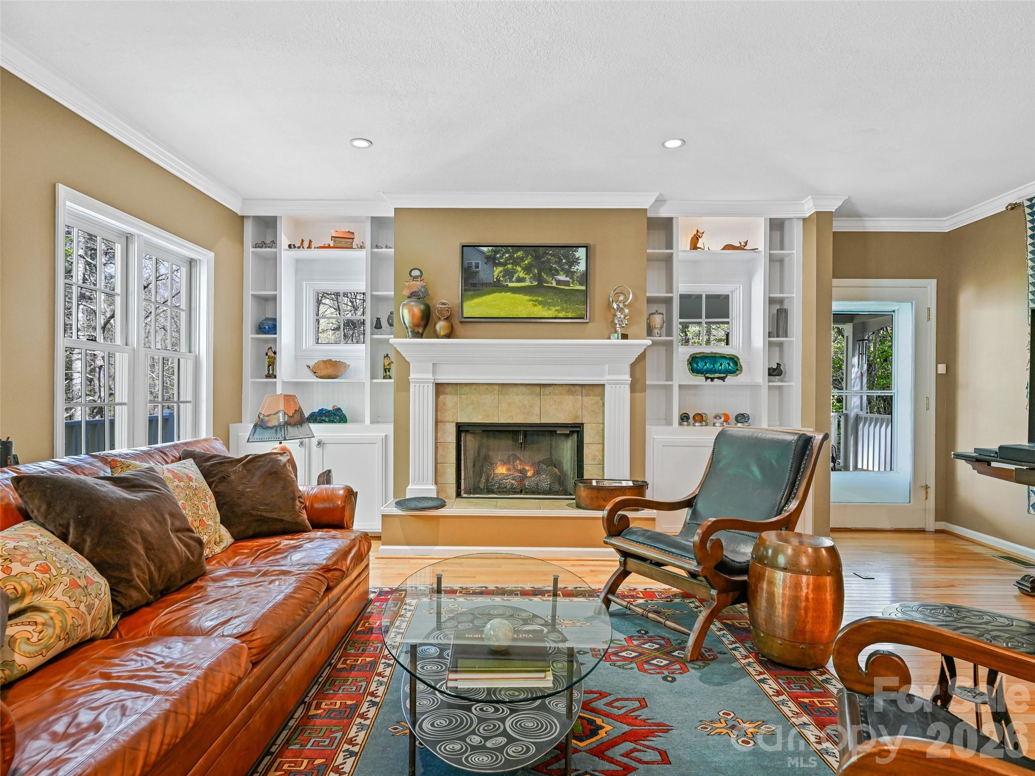 18 Thousand Oaks Boulevard — Fairview