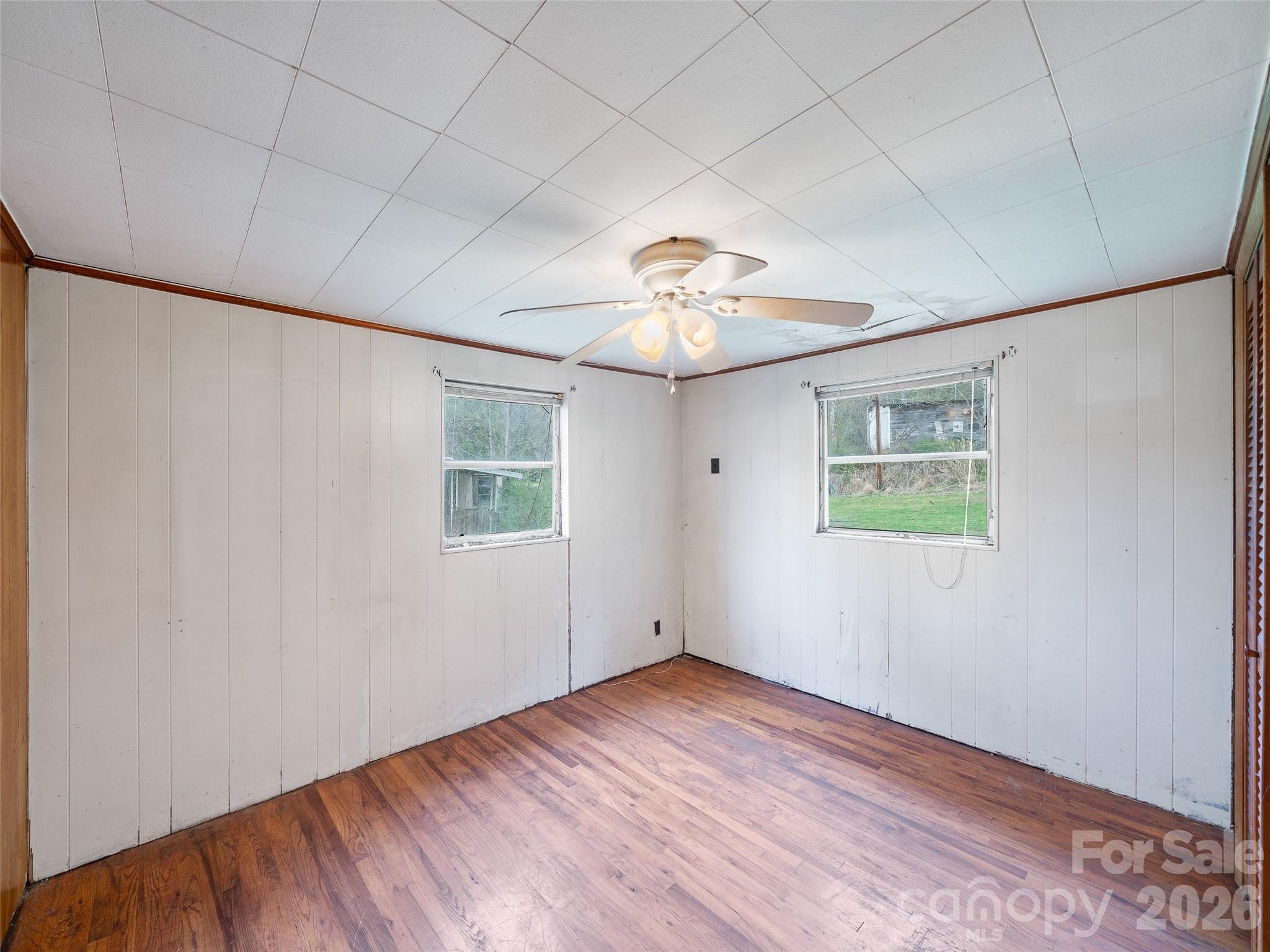 2432 Grapevine Road — Marshall