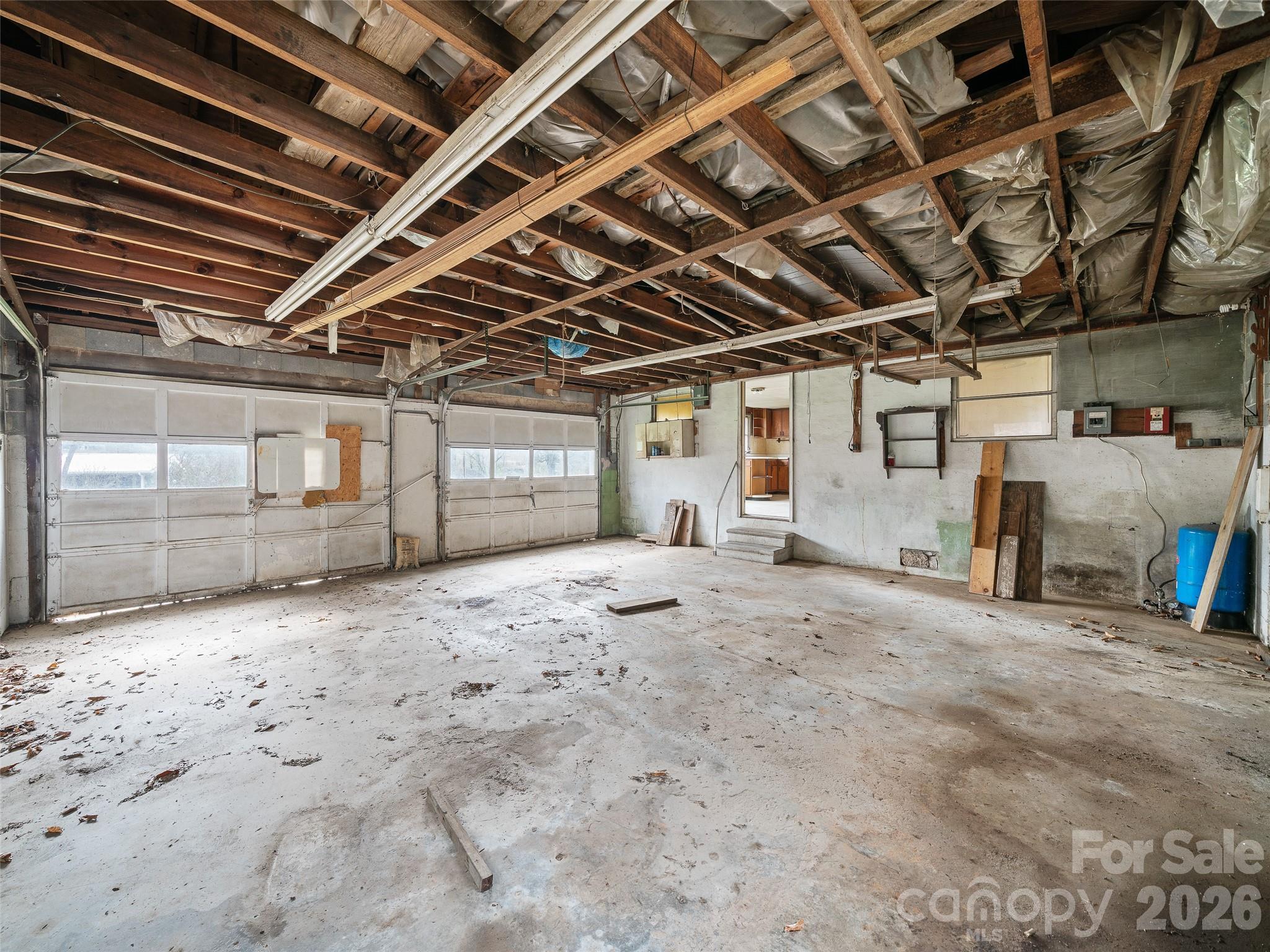 2432 Grapevine Road — Marshall