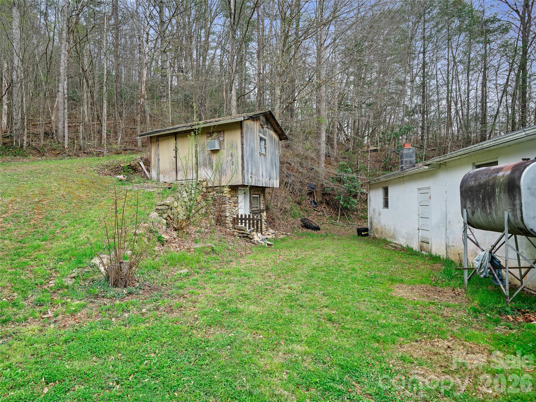 2432 Grapevine Road — Marshall