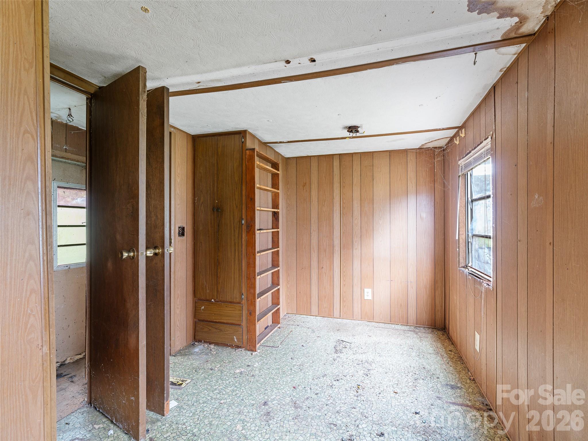 2432 Grapevine Road — Marshall