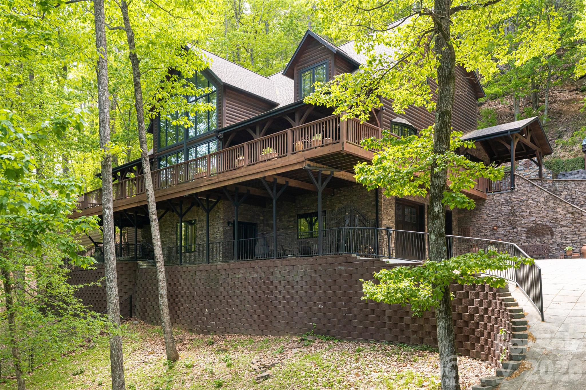 14 Walnut Drive — Mills River