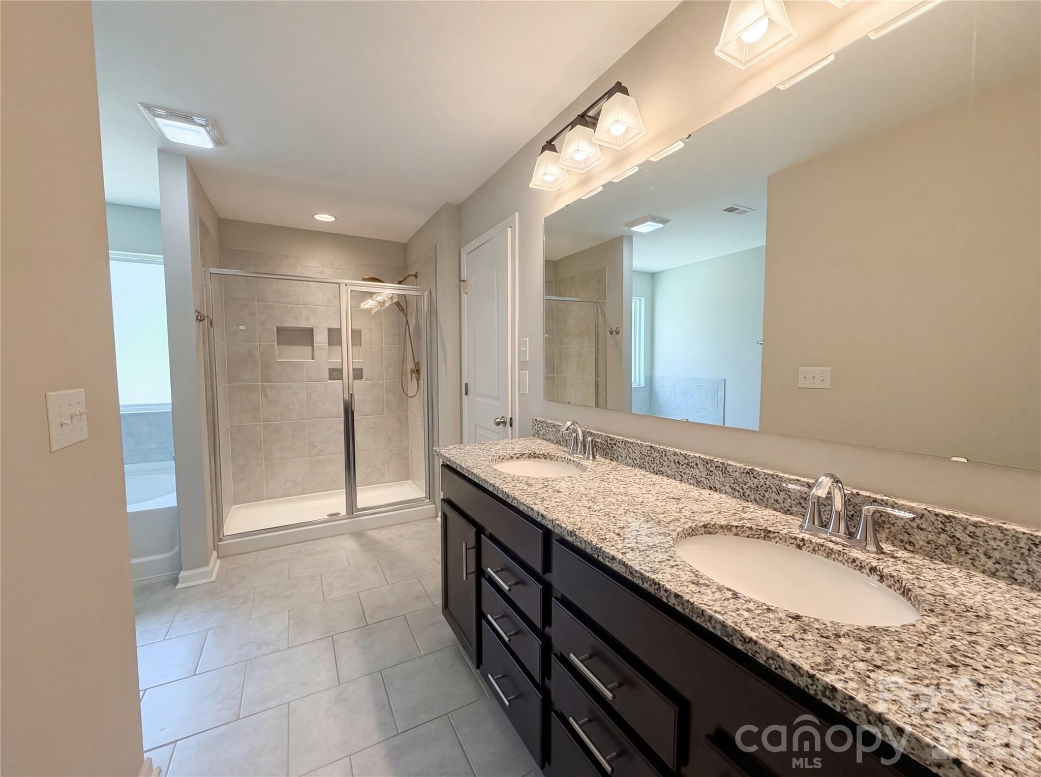 2825 Kinloch Court — Clover