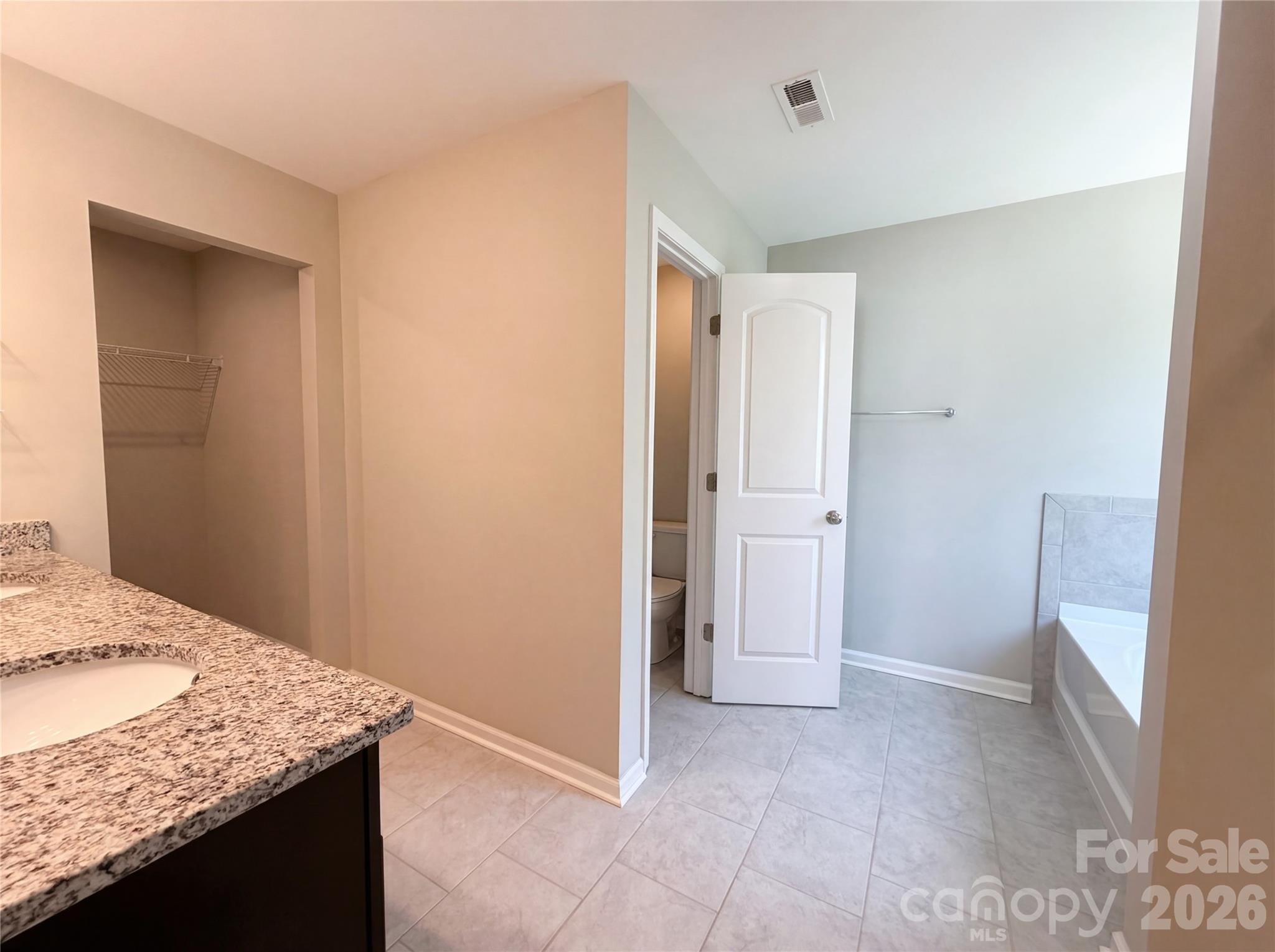 2825 Kinloch Court — Clover
