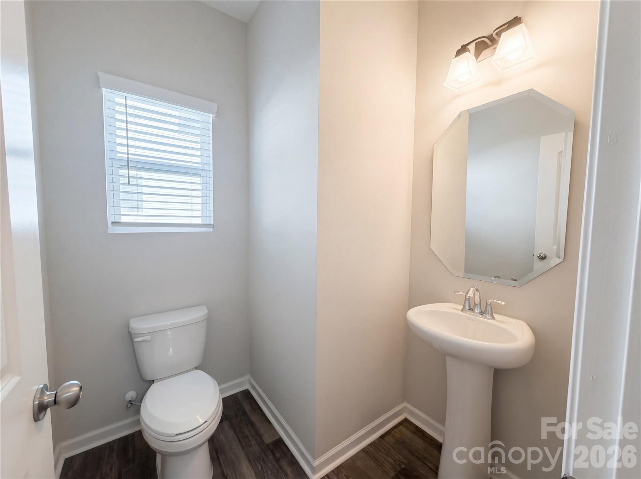 2825 Kinloch Court — Clover
