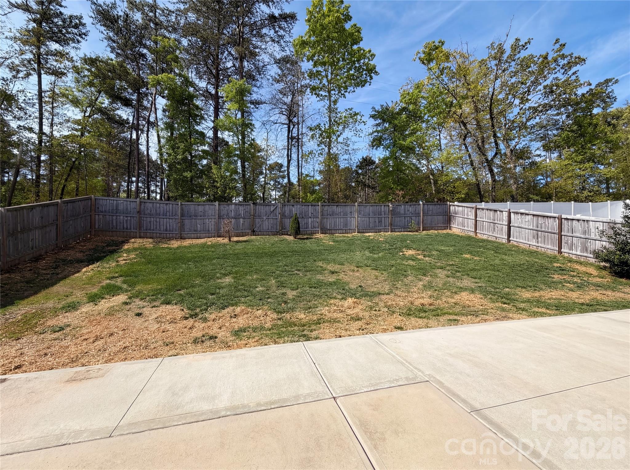 2825 Kinloch Court — Clover
