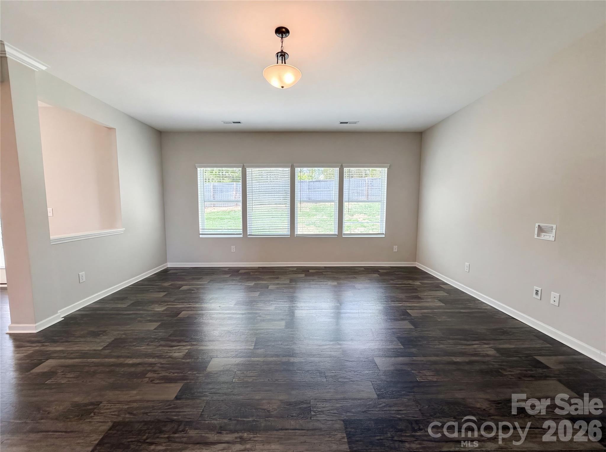 2825 Kinloch Court — Clover