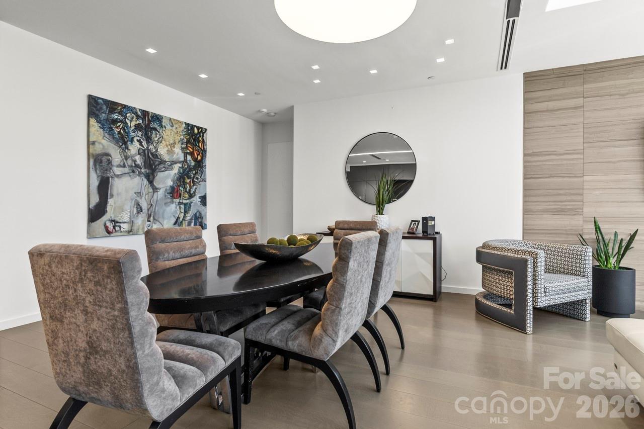 435 S Tryon Street #901 — Charlotte