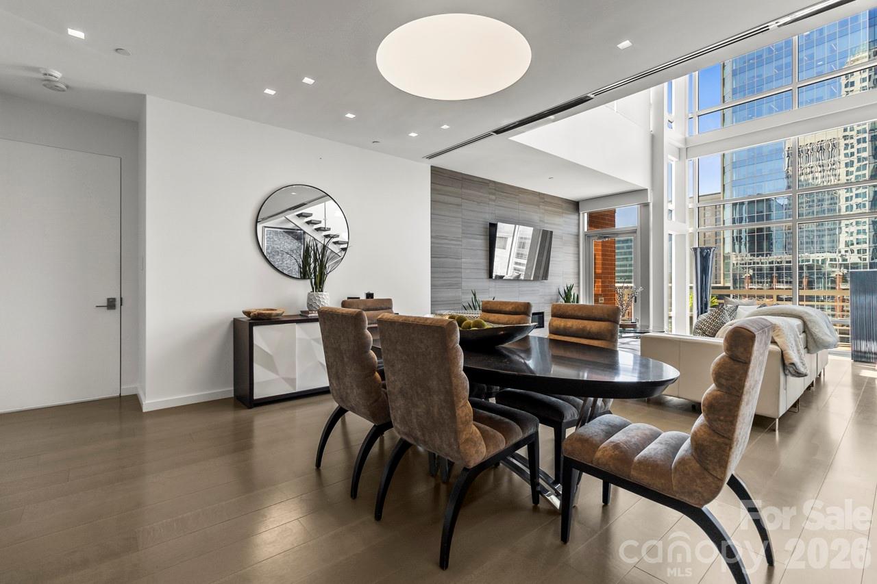 435 S Tryon Street #901 — Charlotte