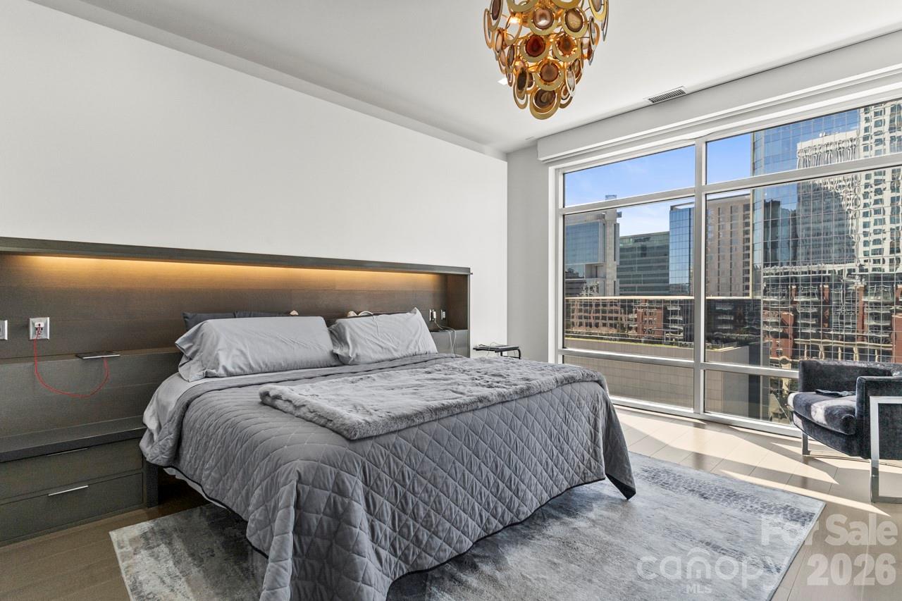435 S Tryon Street #901 — Charlotte