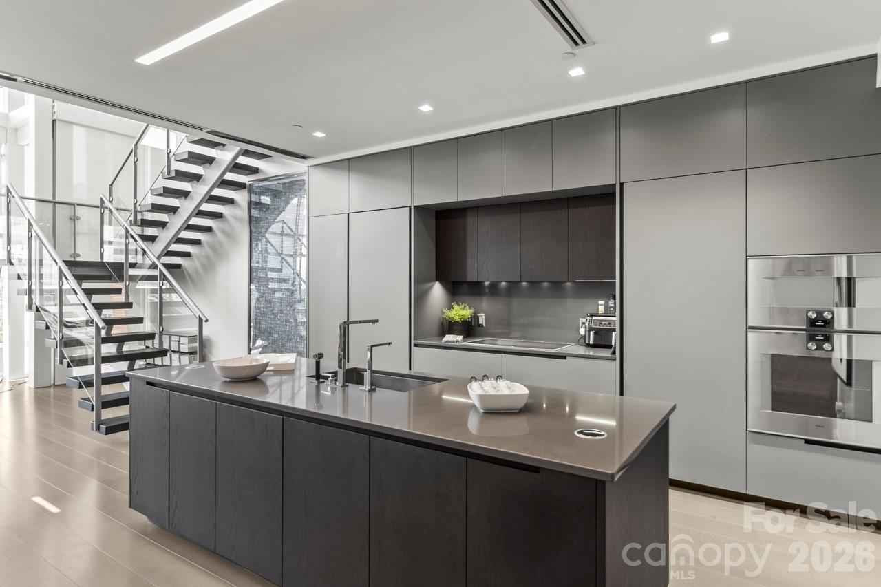 435 S Tryon Street #901 — Charlotte
