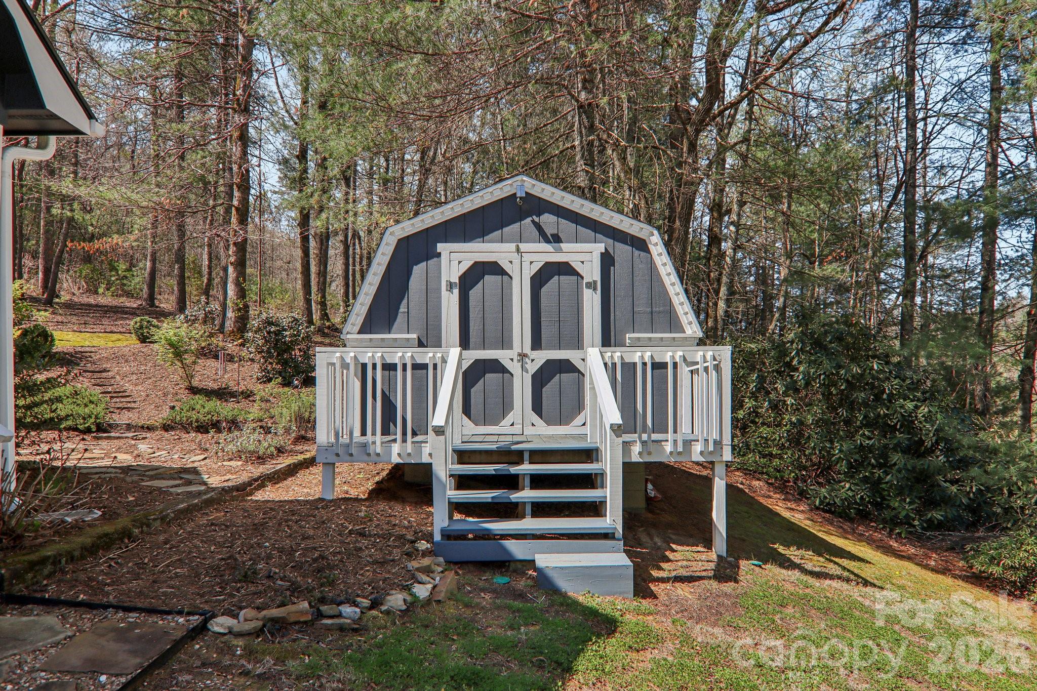 926 Camp Creek Road — Saluda