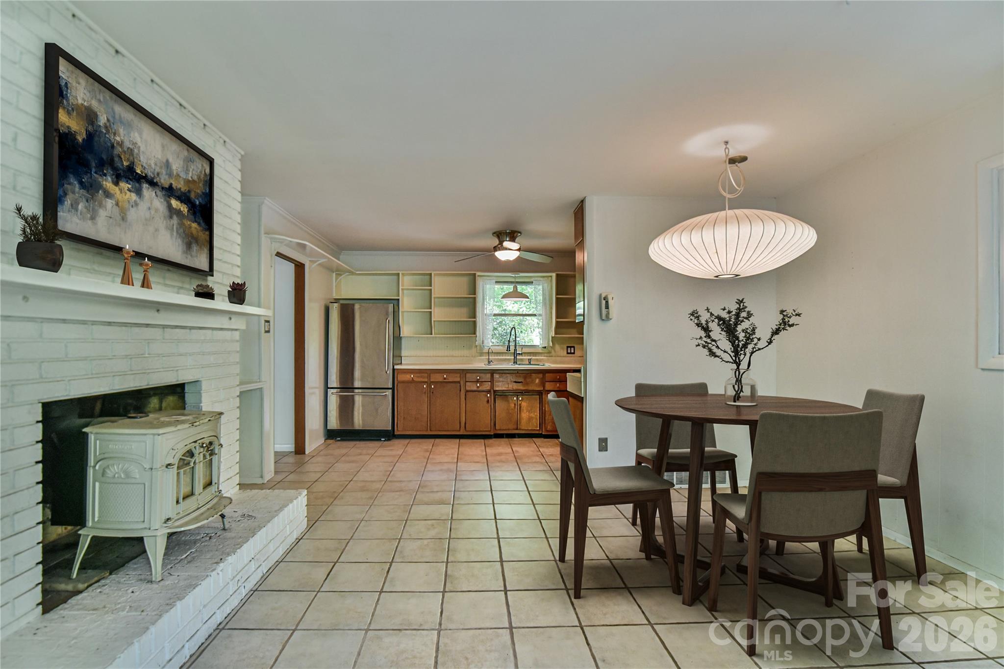 1 Hillcrest Lane — Black Mountain