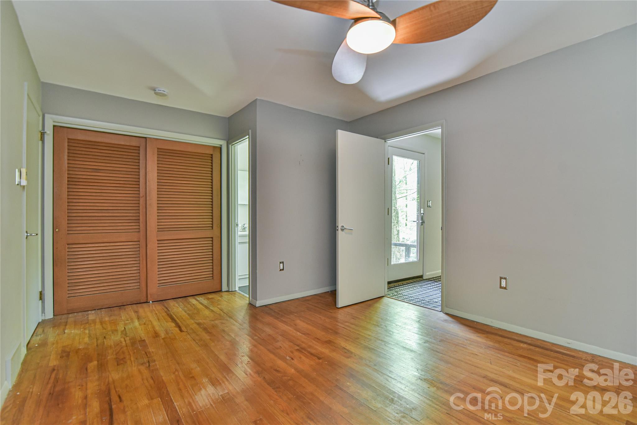 1 Hillcrest Lane — Black Mountain