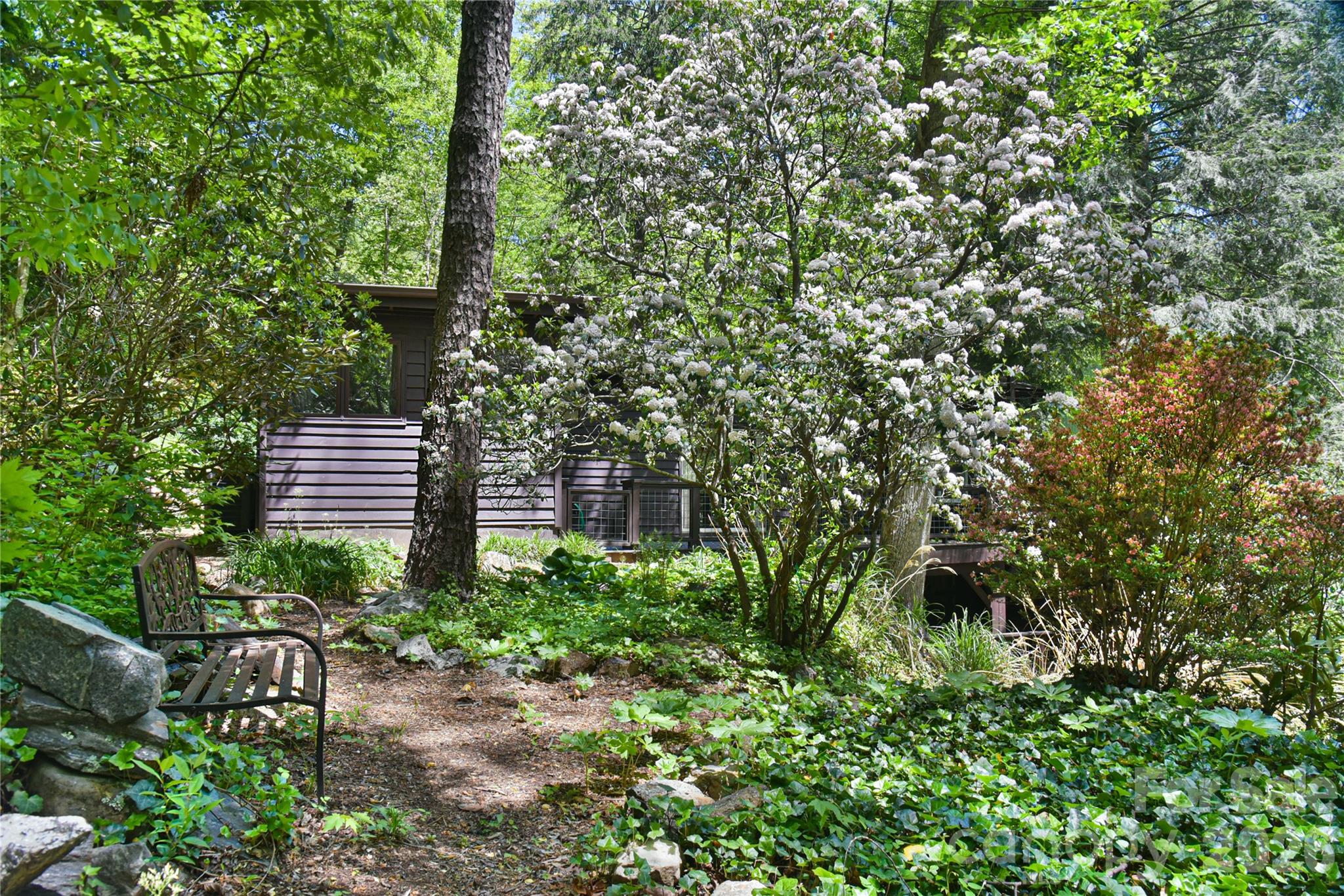 1 Hillcrest Lane — Black Mountain