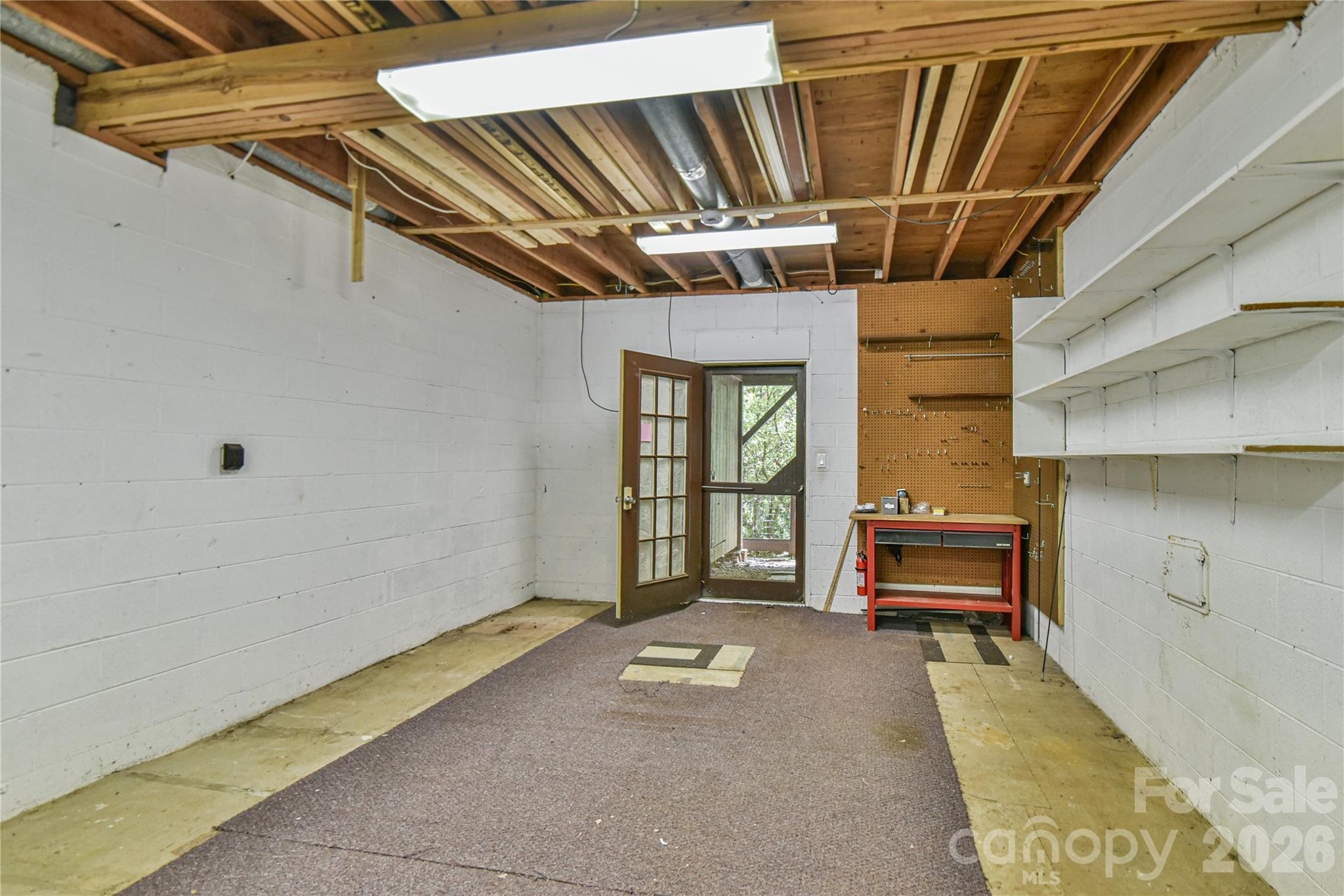 1 Hillcrest Lane — Black Mountain