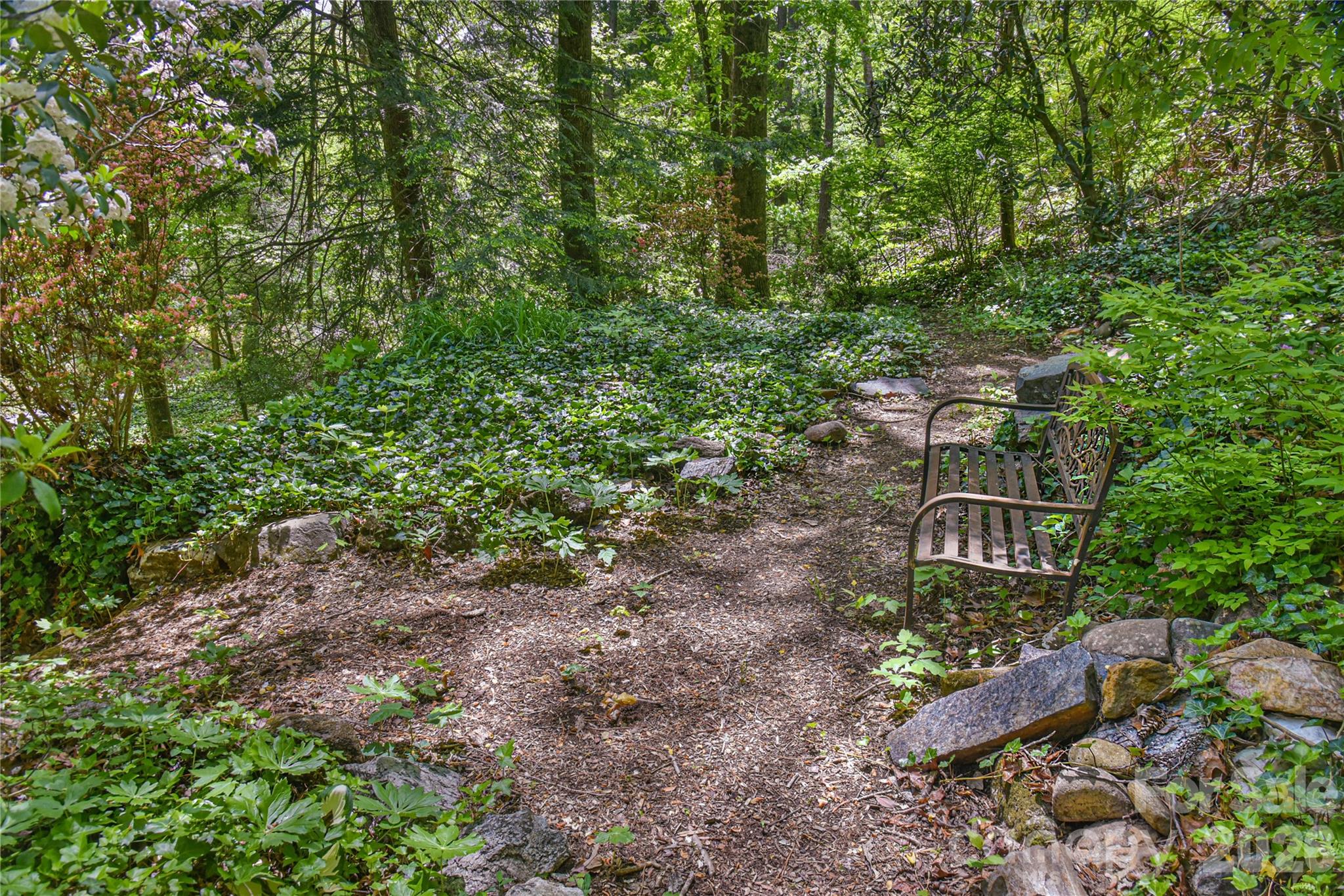 1 Hillcrest Lane — Black Mountain