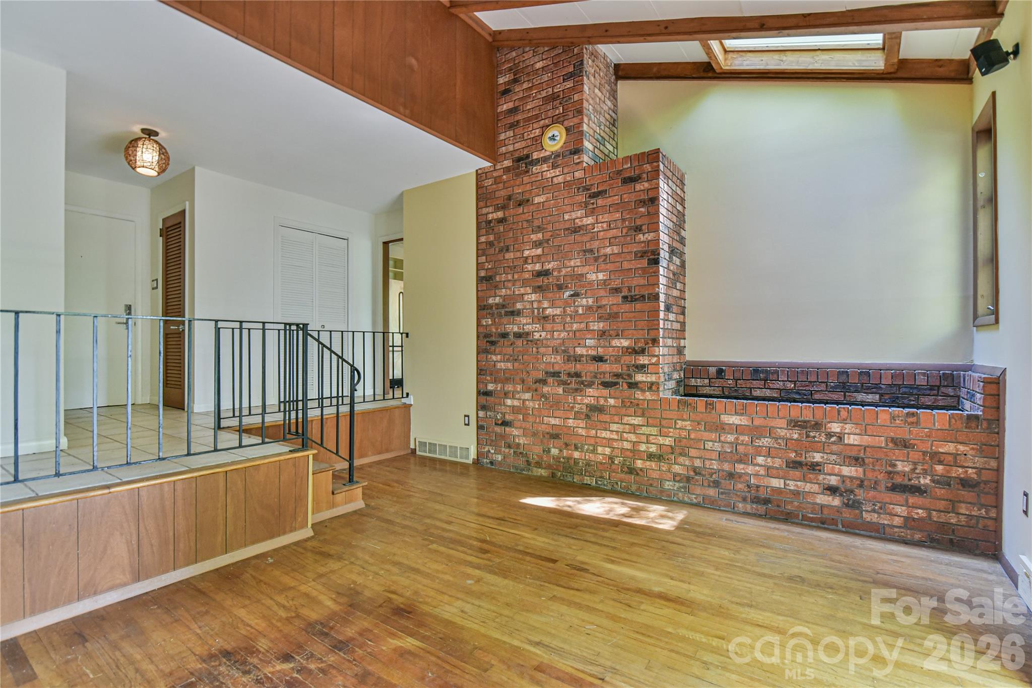 1 Hillcrest Lane — Black Mountain