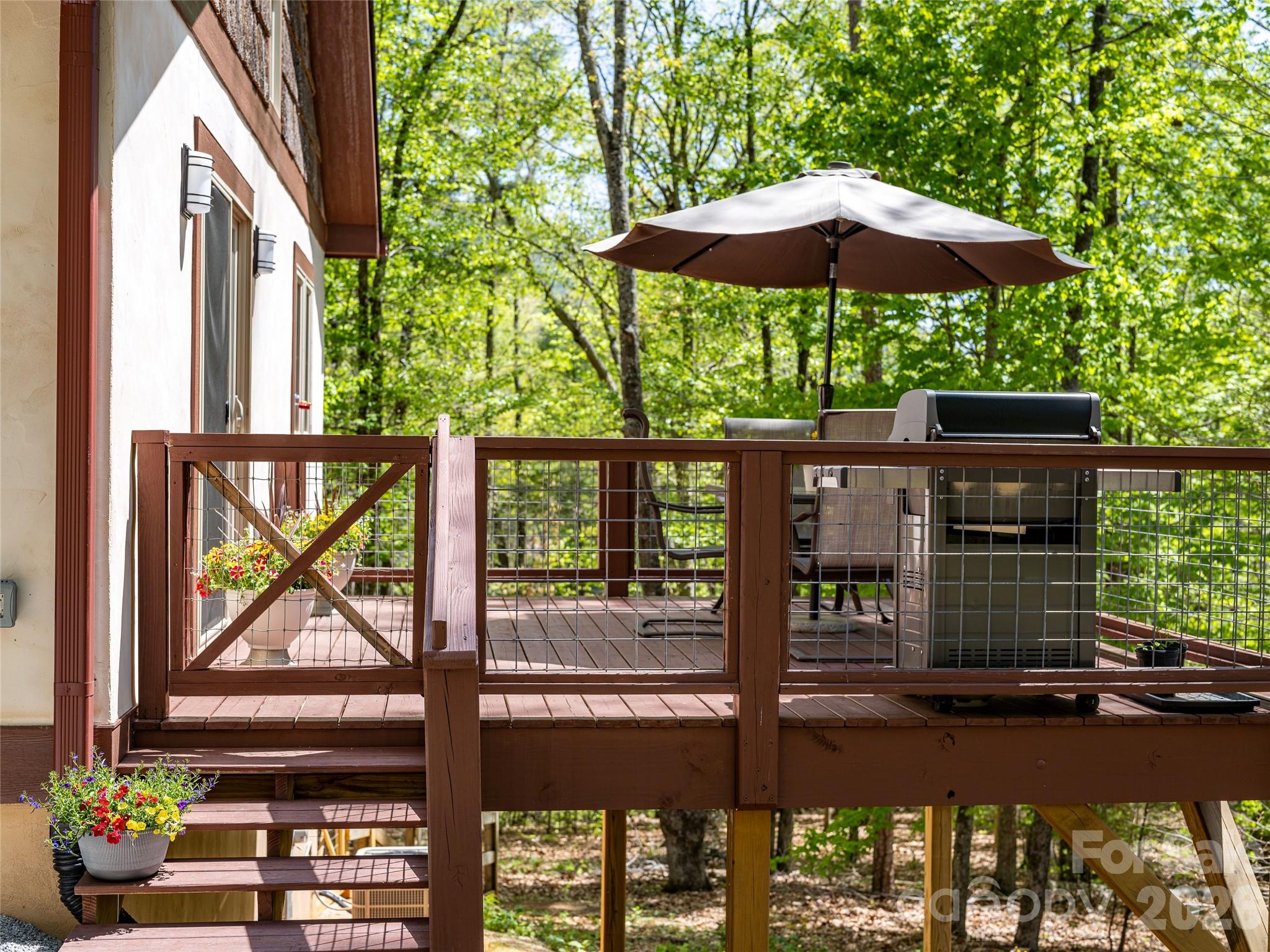 446 Amanda Drive — Mars Hill