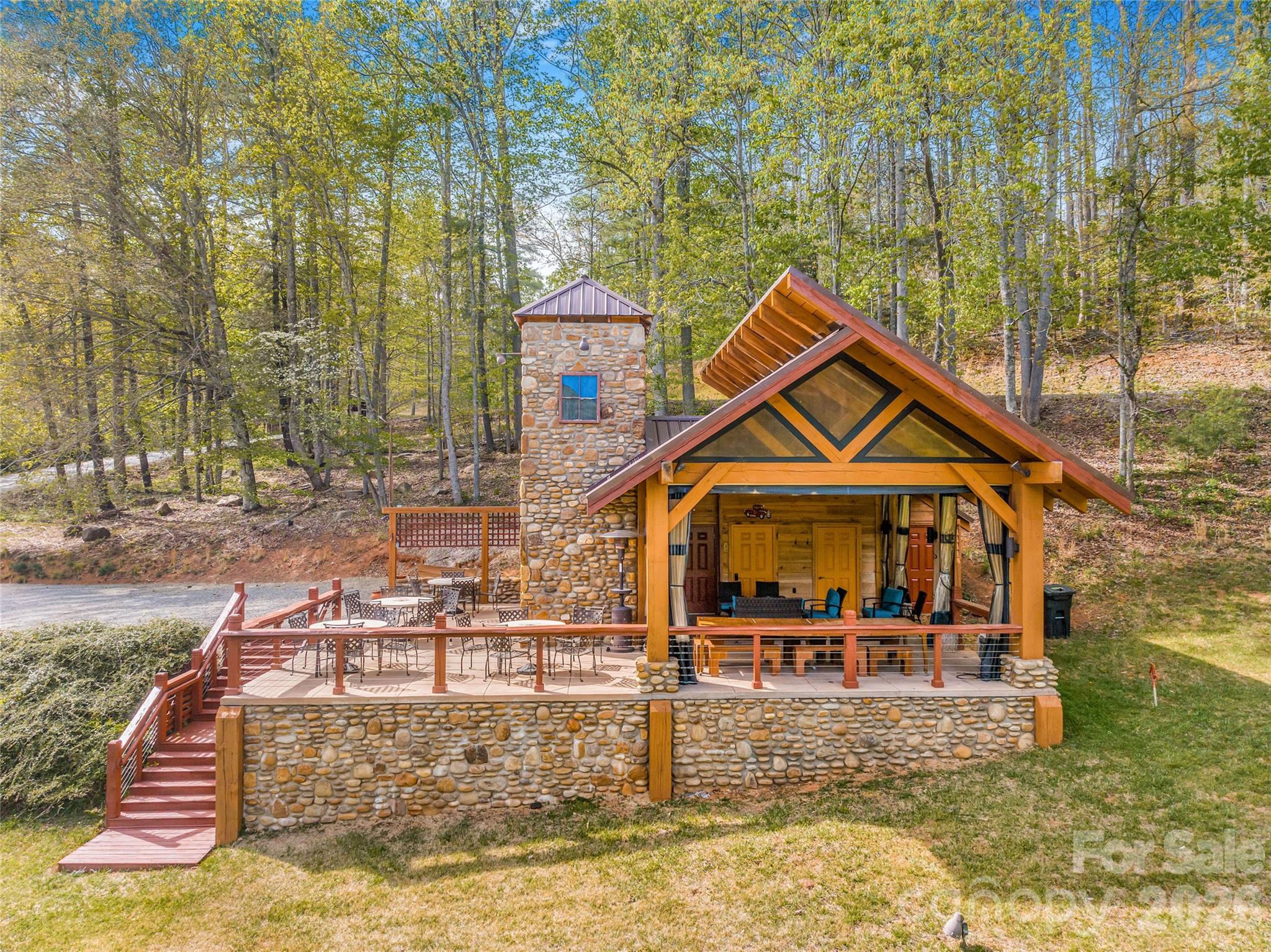 446 Amanda Drive — Mars Hill