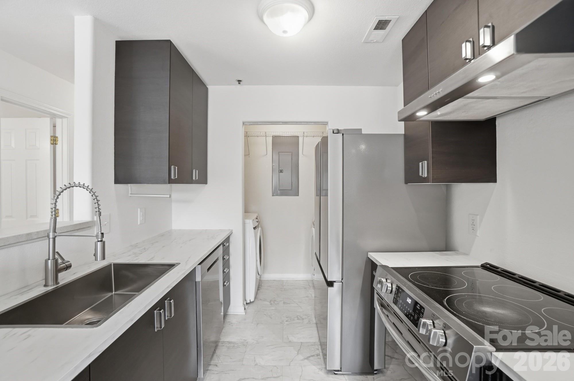 3937 Mohawk Court — Charlotte