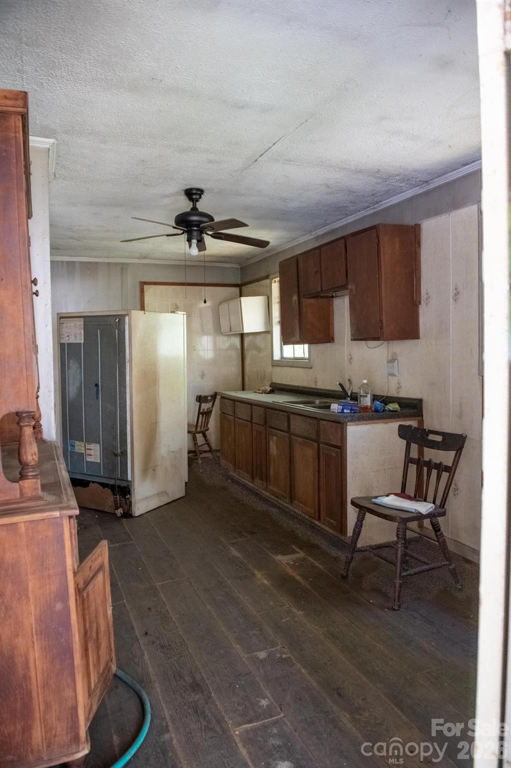2687 Indian Grave Road — Lenoir