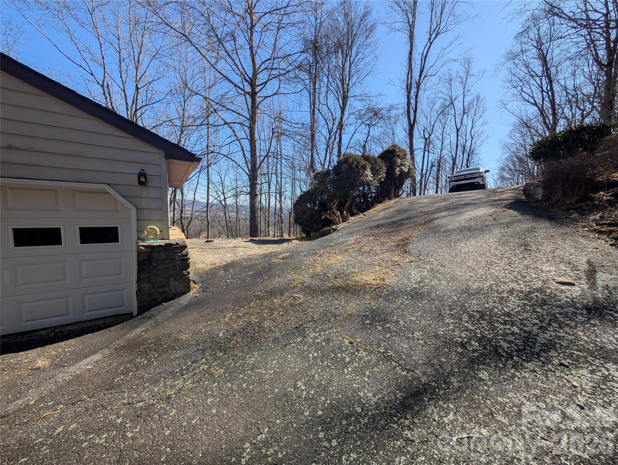4 Wild Dogwood Trail — Mills River