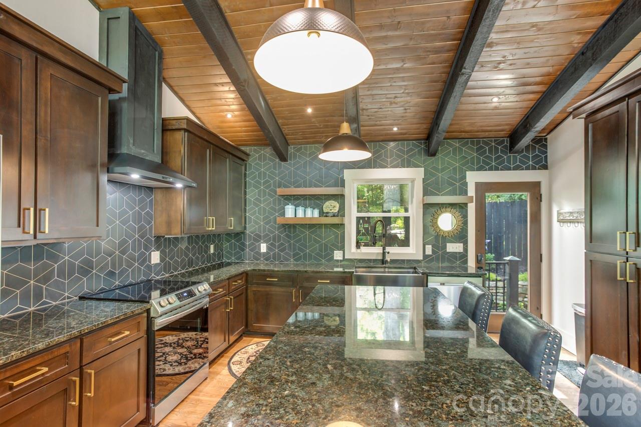 90 Summitt Street — Waynesville