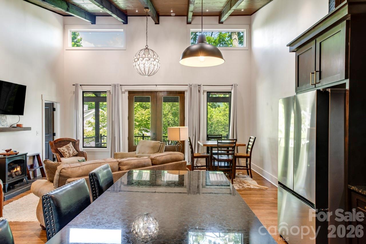 90 Summitt Street — Waynesville
