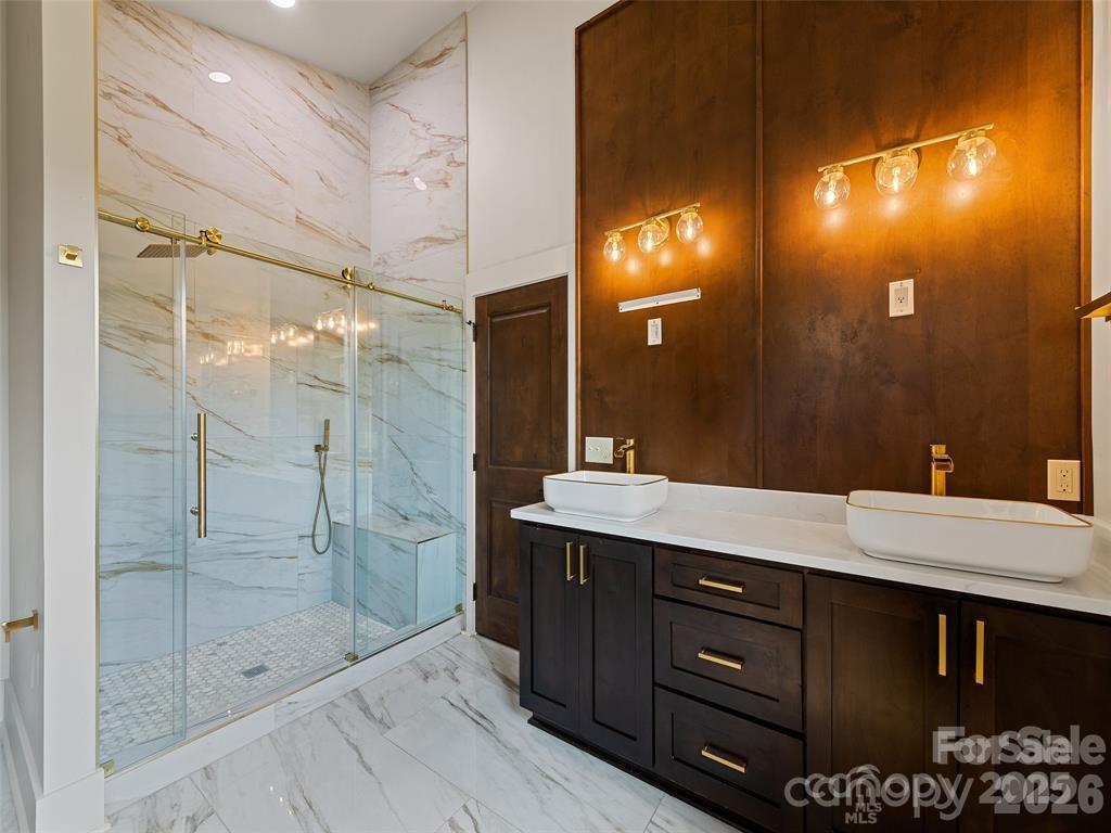 90 Summitt Street — Waynesville