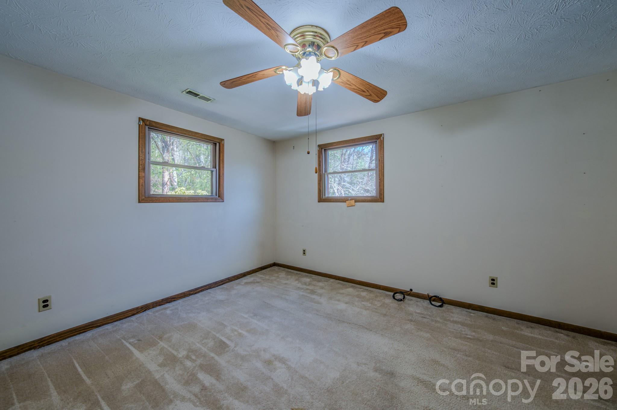 42 Camelfield Road — Weaverville