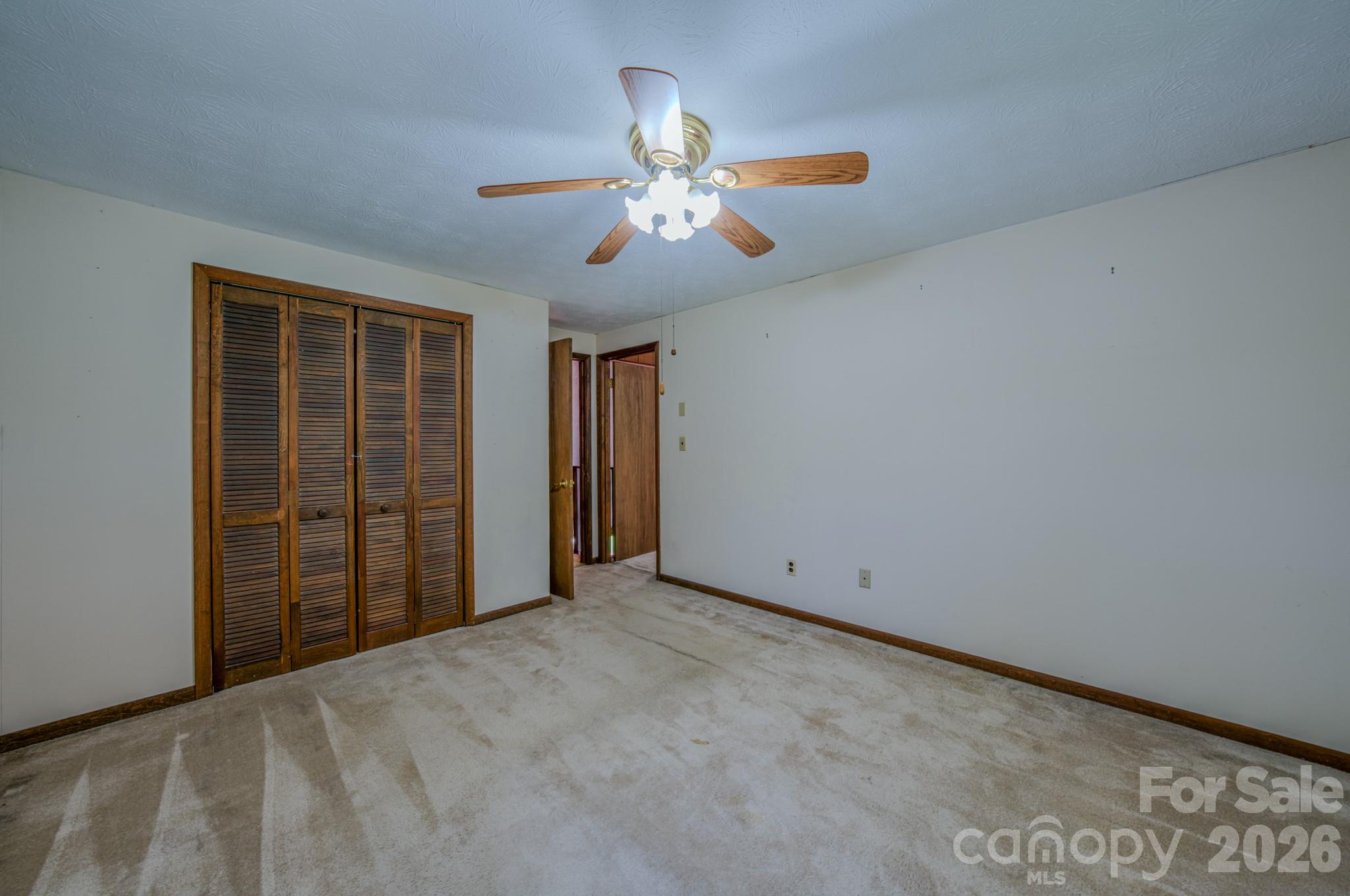 42 Camelfield Road — Weaverville