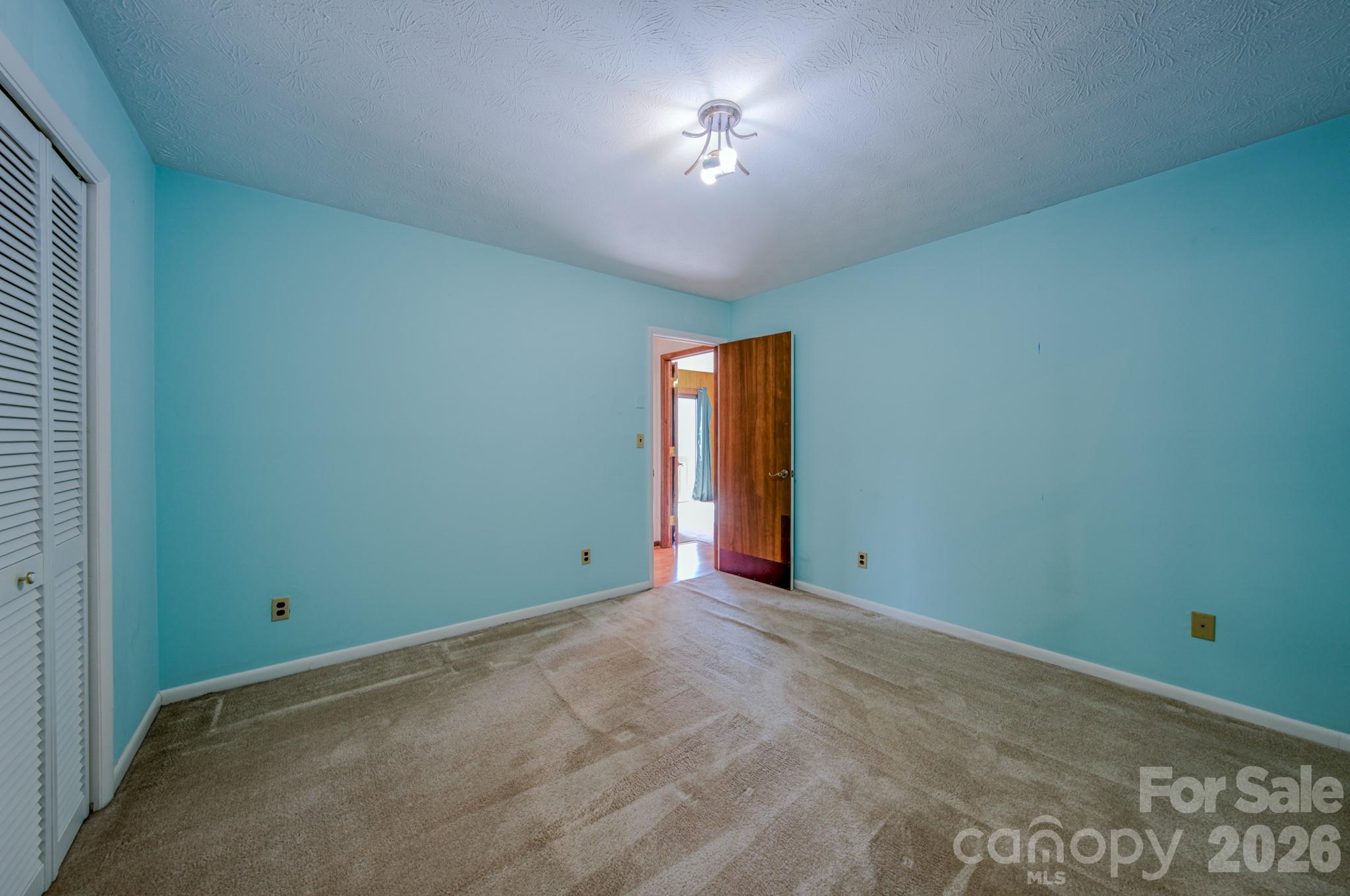 42 Camelfield Road — Weaverville