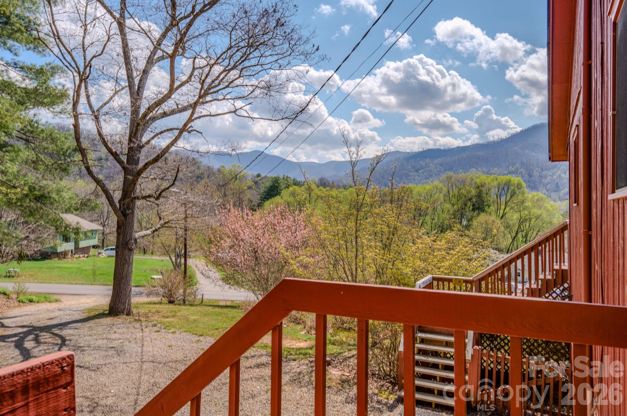 42 Camelfield Road — Weaverville