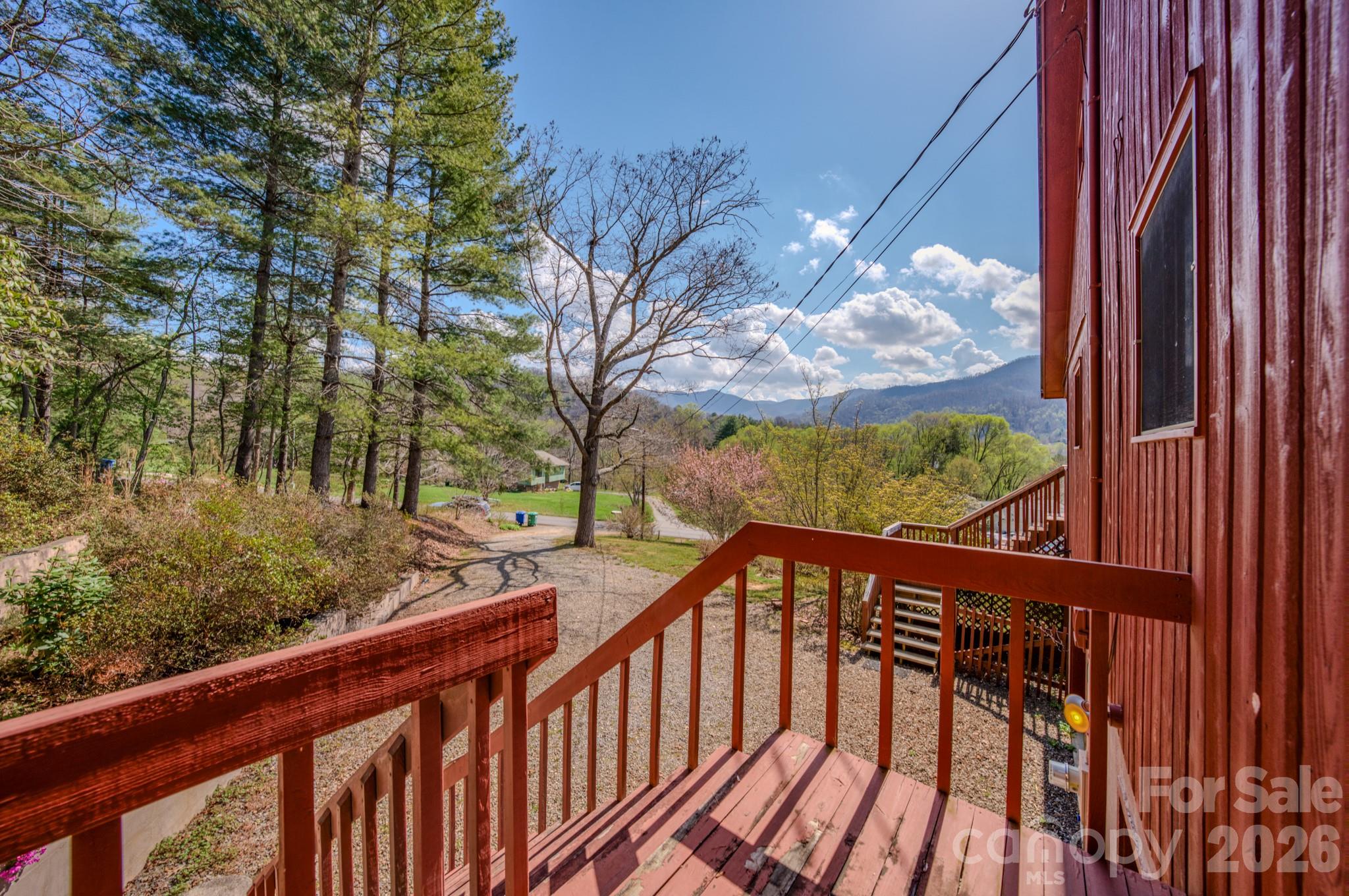42 Camelfield Road — Weaverville