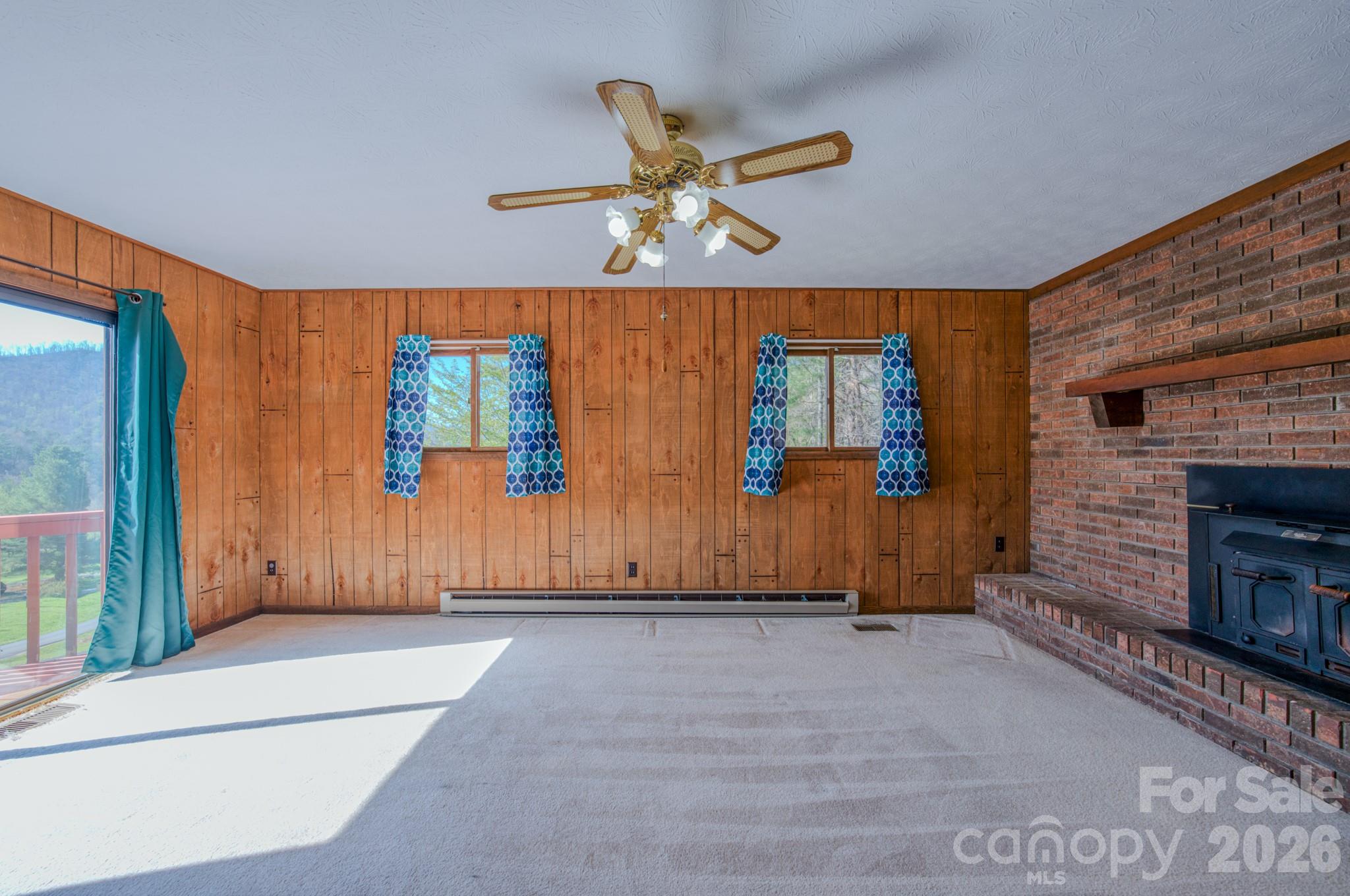 42 Camelfield Road — Weaverville
