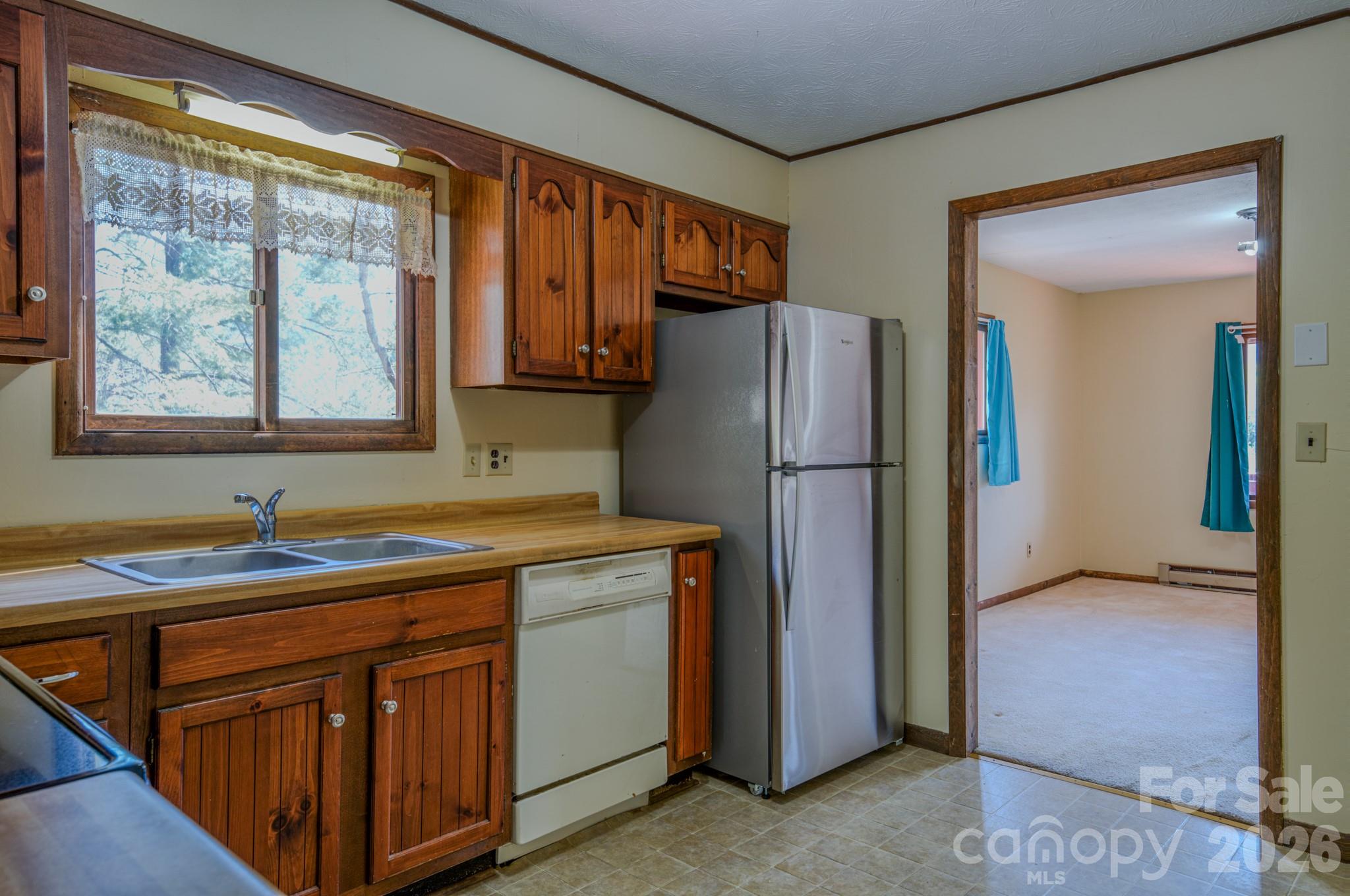 42 Camelfield Road — Weaverville