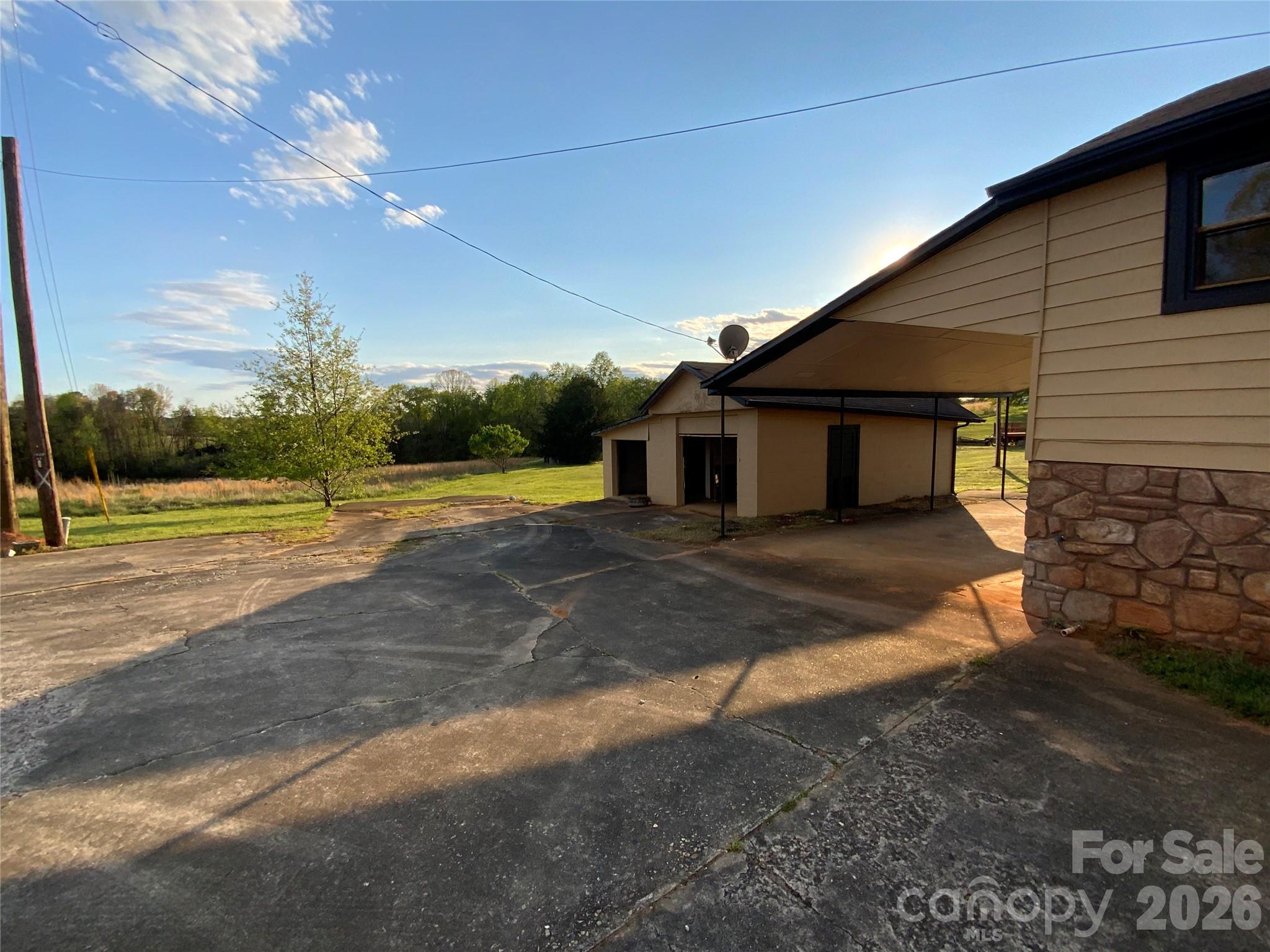310 Horn Bottom Road — Forest City