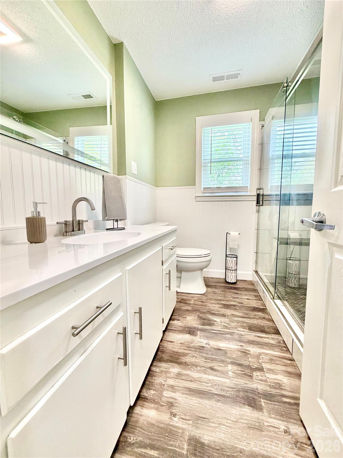 261 N Thomas Lane — Stony Point