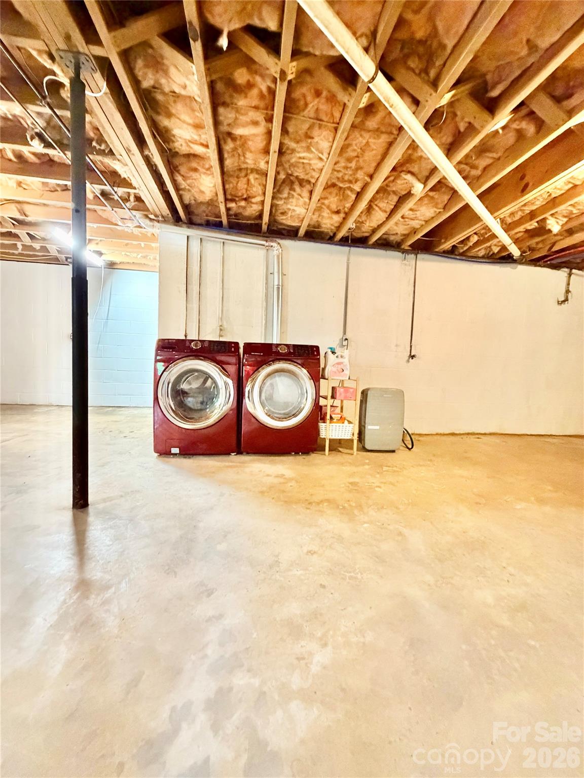 261 N Thomas Lane — Stony Point