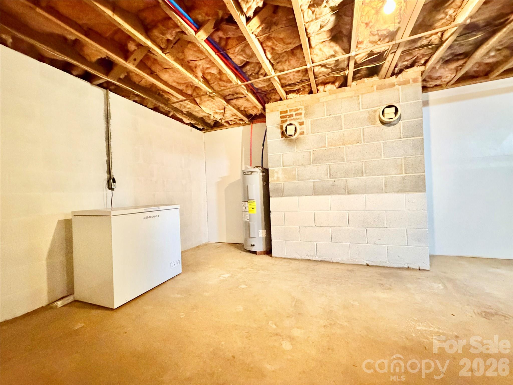 261 N Thomas Lane — Stony Point